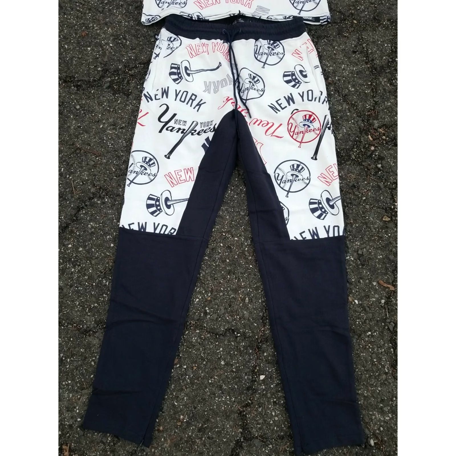 Pro Standard Pro Standard New York Yankees Pro Team Navy Track Pants and Shirt - size large Size US L / EU 52-54 / 3 - 4 Thumbnail