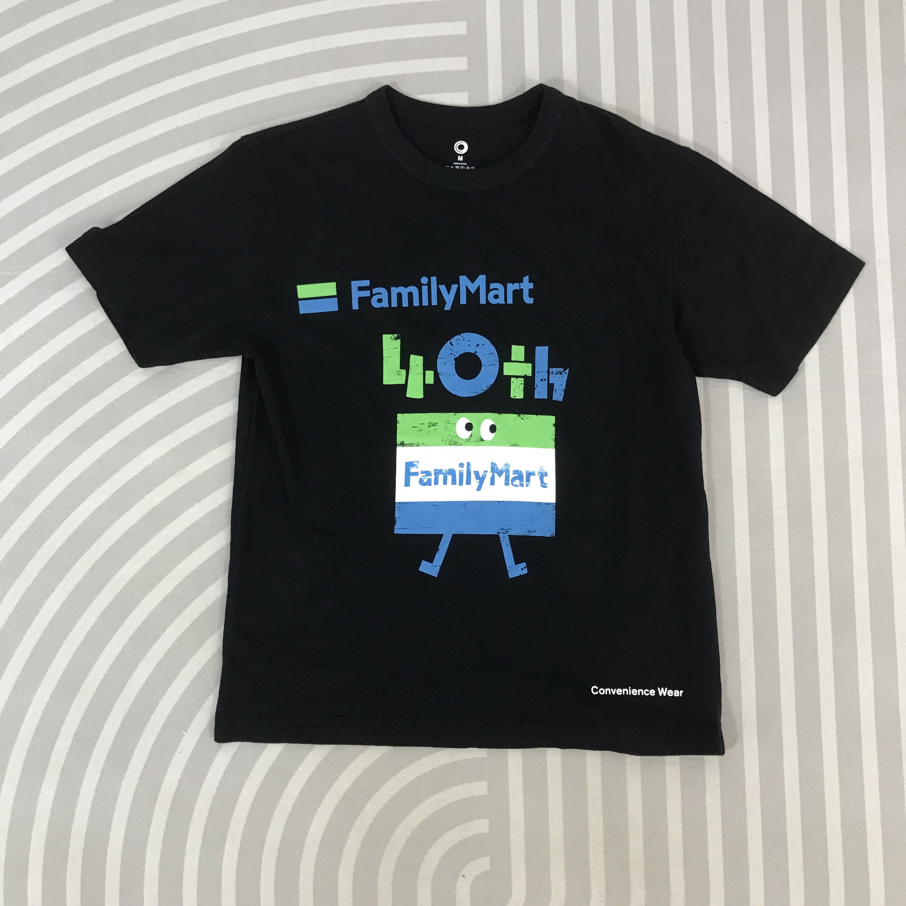 Japanese Brand Vintage Family Mart 40th Anniversary T-Shirt Size US M / EU 48-50 / 2 - 1 Thumbnail