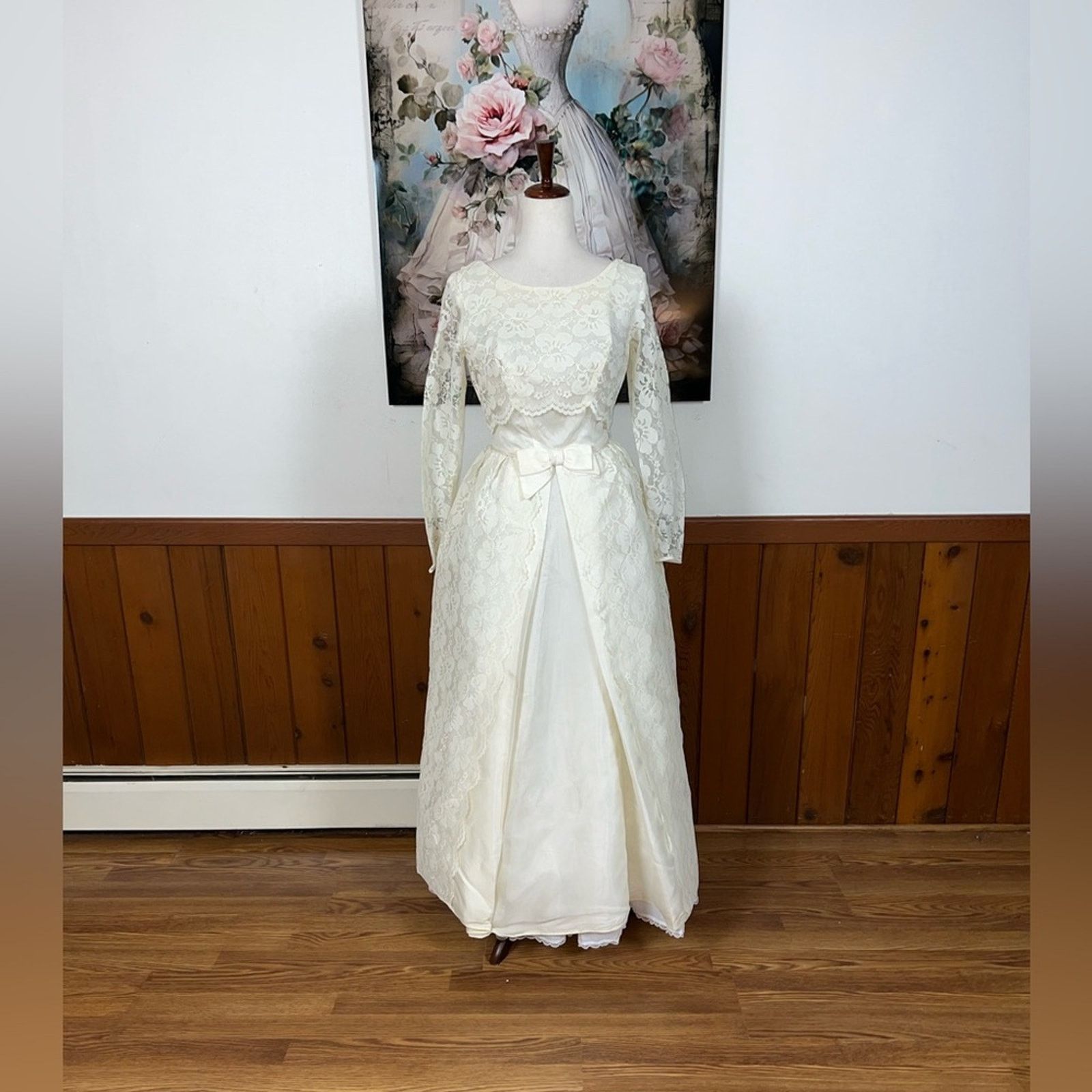 Vintage Beautiful Vintage 1950s Lace Wedding Gown & Veil! Size M / US 6-8 / IT 42-44 - 6 Thumbnail