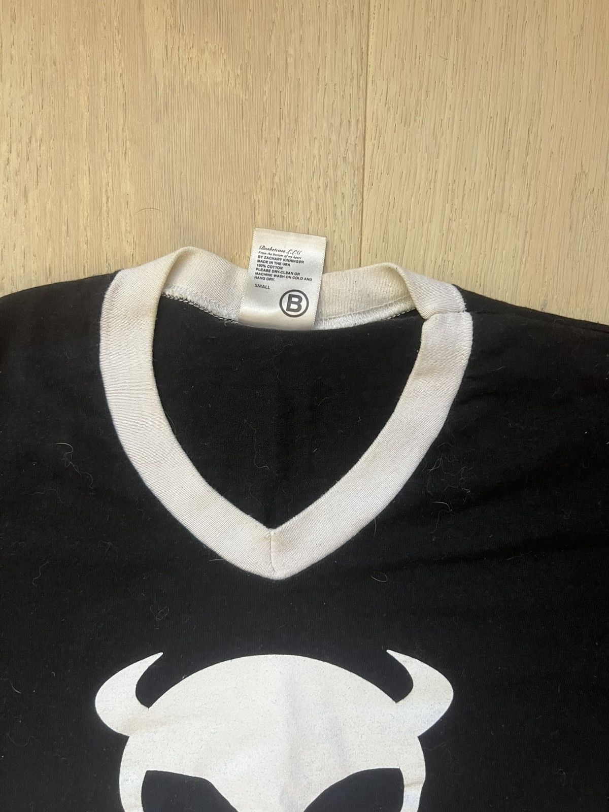 basketcase gallery Basketcase gallery XS alien horns jersey black cropped Size US XS / EU 42 / 0 - 4 Thumbnail