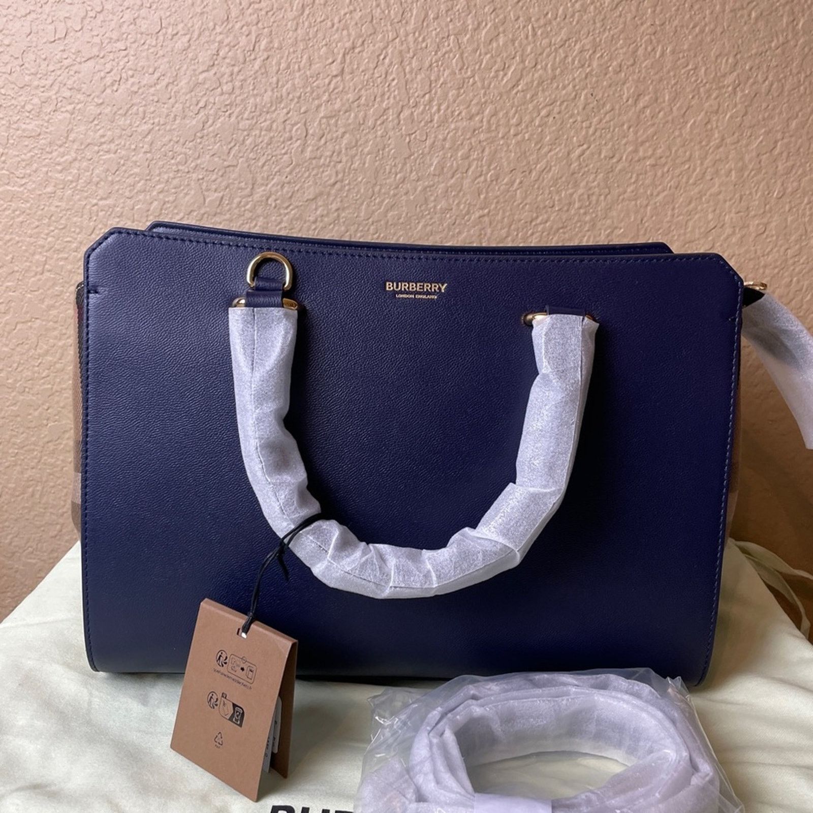 Burberry Burberry Banwell Tote navy Leather Shoulder Bag New Size ONE SIZE - 5 Thumbnail