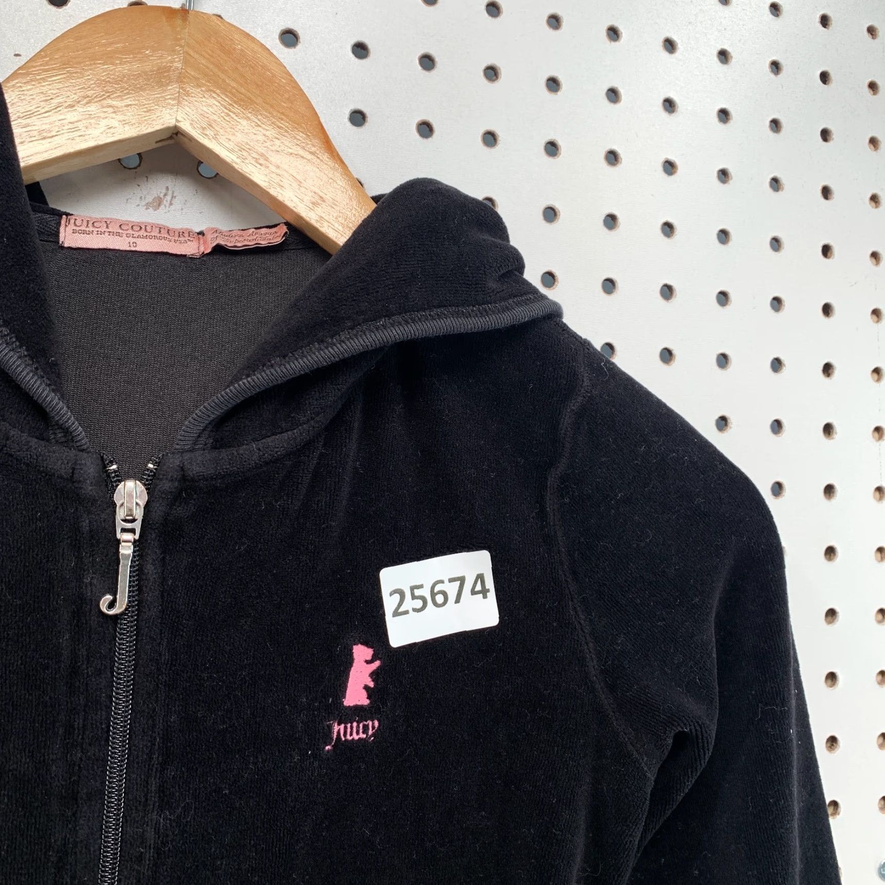 Juicy Couture VINTAGE Juicy Couture Velour Hoodie Full Zip Sweatshirt Black Womens Size 10 Activewear Size L / US 10 / IT 46 - 7 Thumbnail