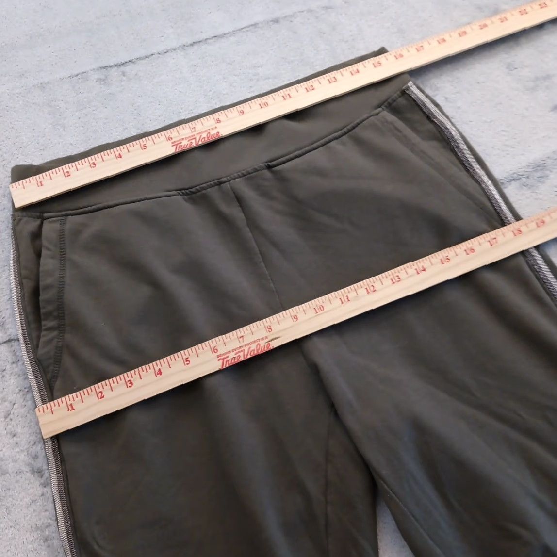 Vintage Chico's Zenergy Ankle Pants Womens 8 Gray Tuxedo Stripe Pull On Elastic Pocket Straight 27.5in Inseam Mens Womens Girls Size 30" / US 8 / IT 44 - 2 Thumbnail