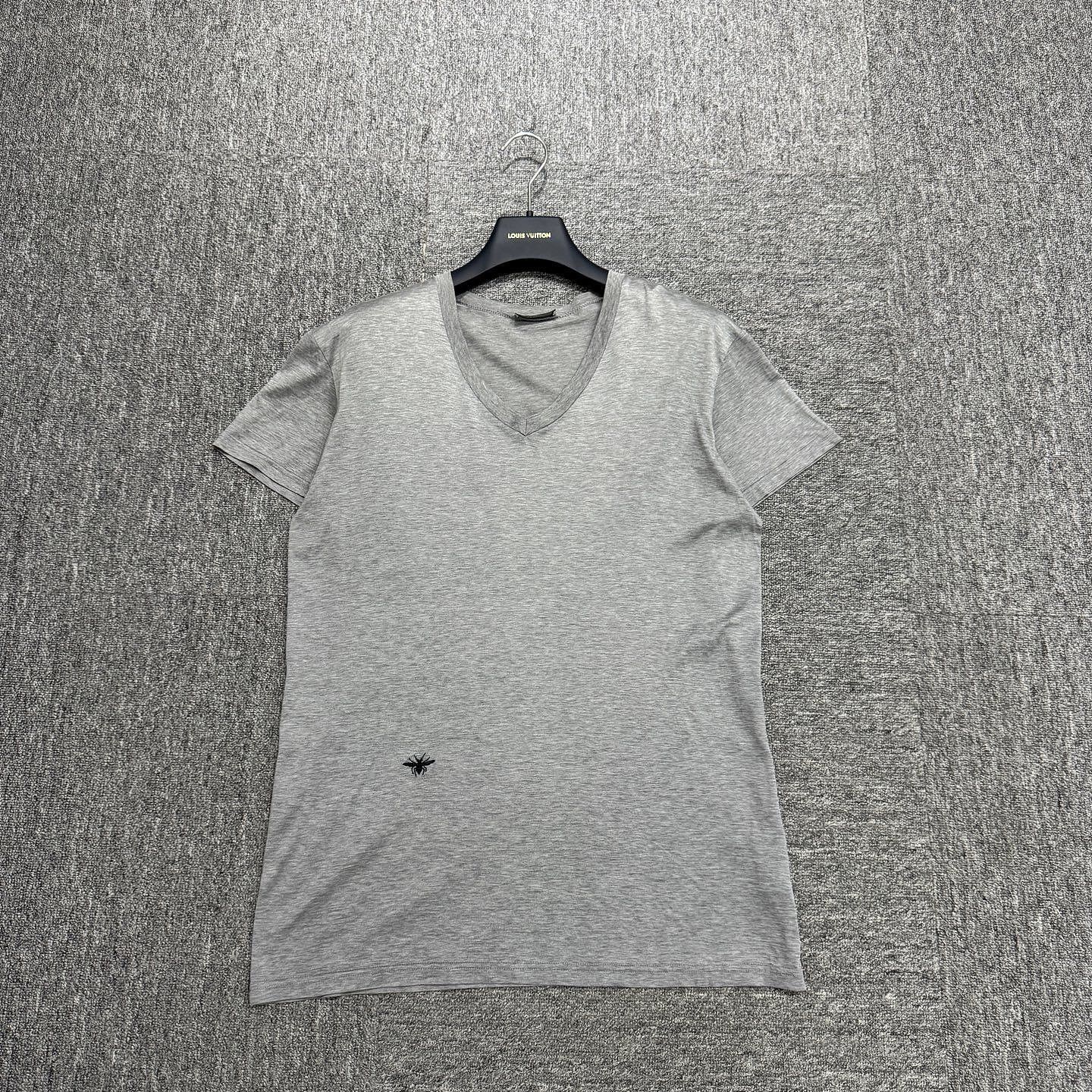 Dior Dior Bee Embroidery V-Neck T-Shirt Size M Size US M / EU 48-50 / 2 - 1 Thumbnail