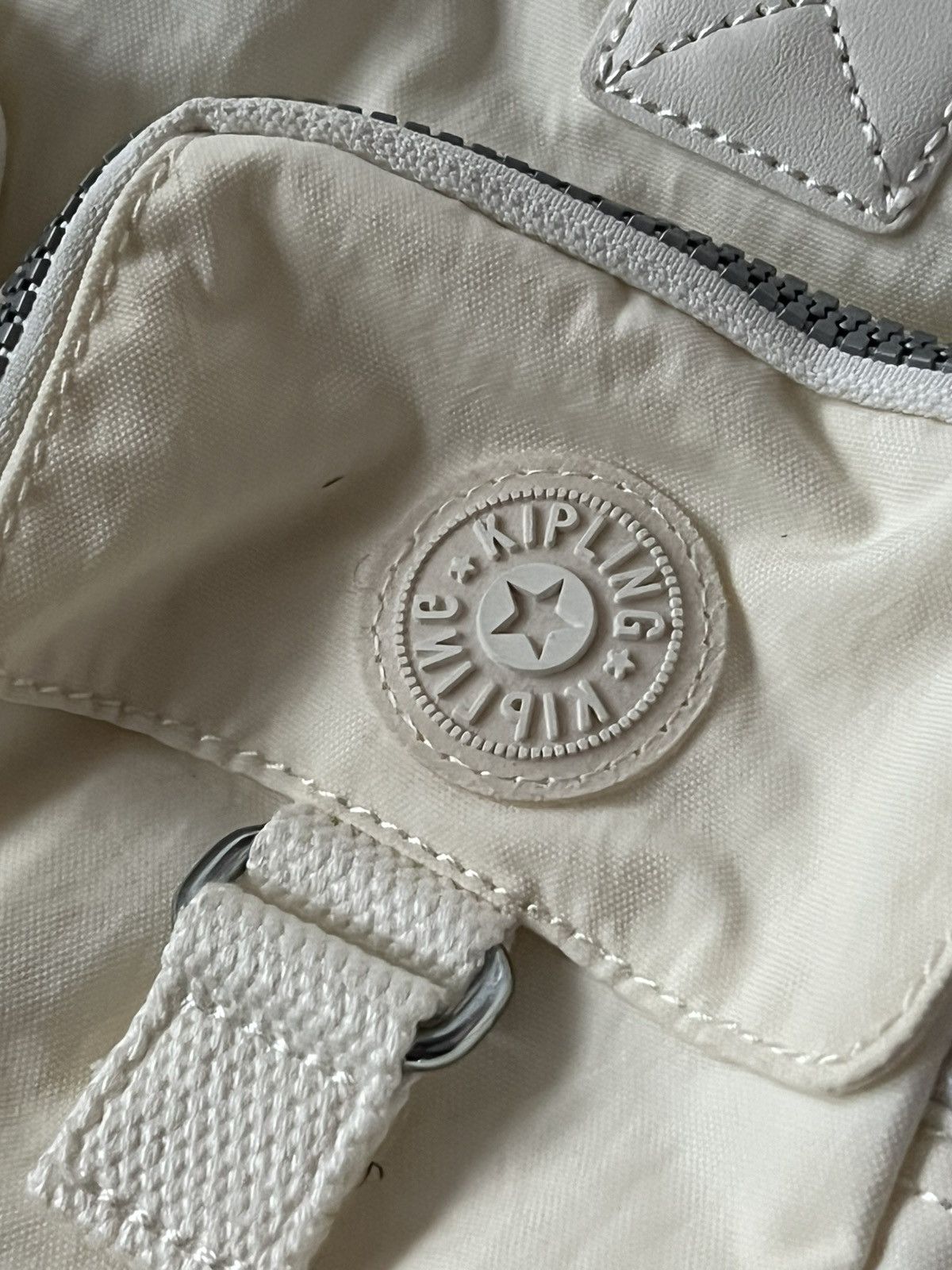 Designer ‼️New Kipling with Monkey “Barbara” White Shoulders Bag‼️ Size ONE SIZE - 10 Thumbnail
