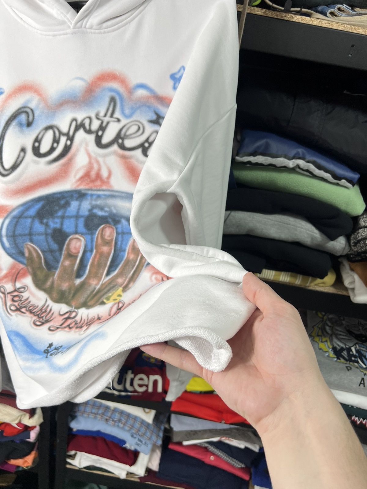 Corteiz Corteiz x Barriers Hoodie White Size XL Airbrush Graphic Size US XL / EU 56 / 4 - 9 Thumbnail