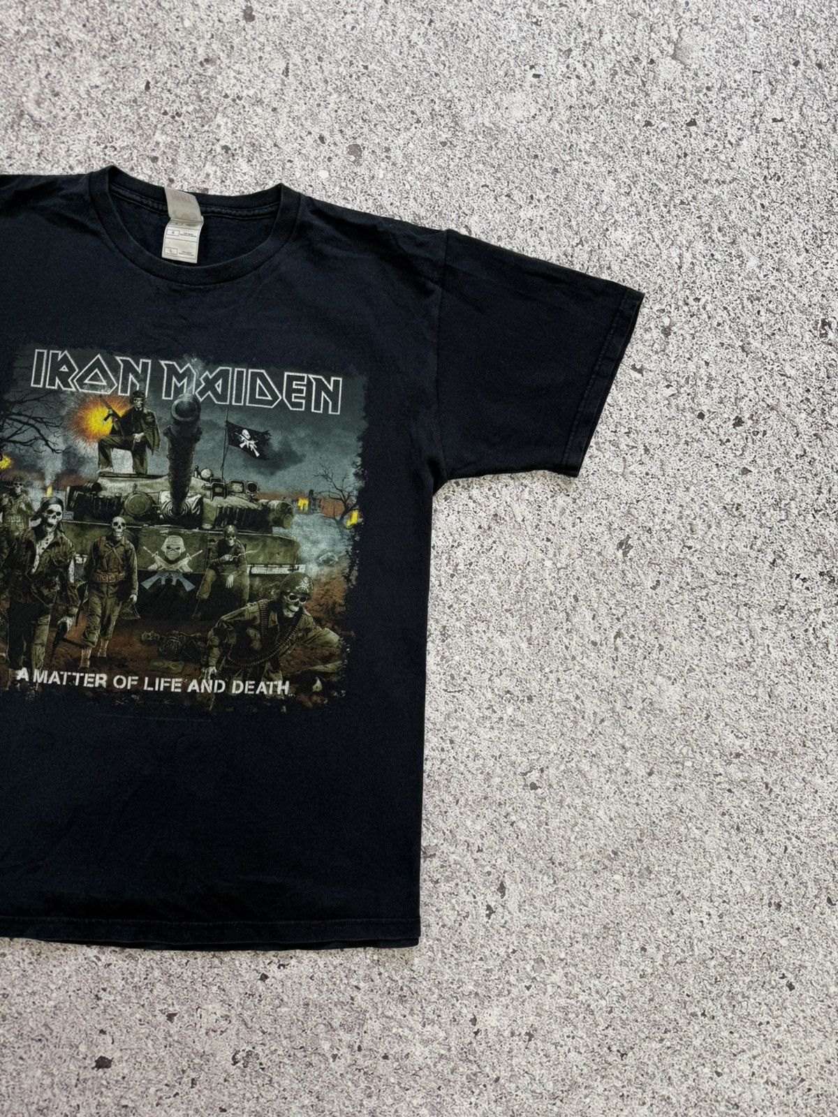 Band Tees × Vintage Vintage 2006 Iron Maiden A Matter Of Death Rock Y2K T-Shirt Size US L / EU 52-54 / 3 - 5 Thumbnail