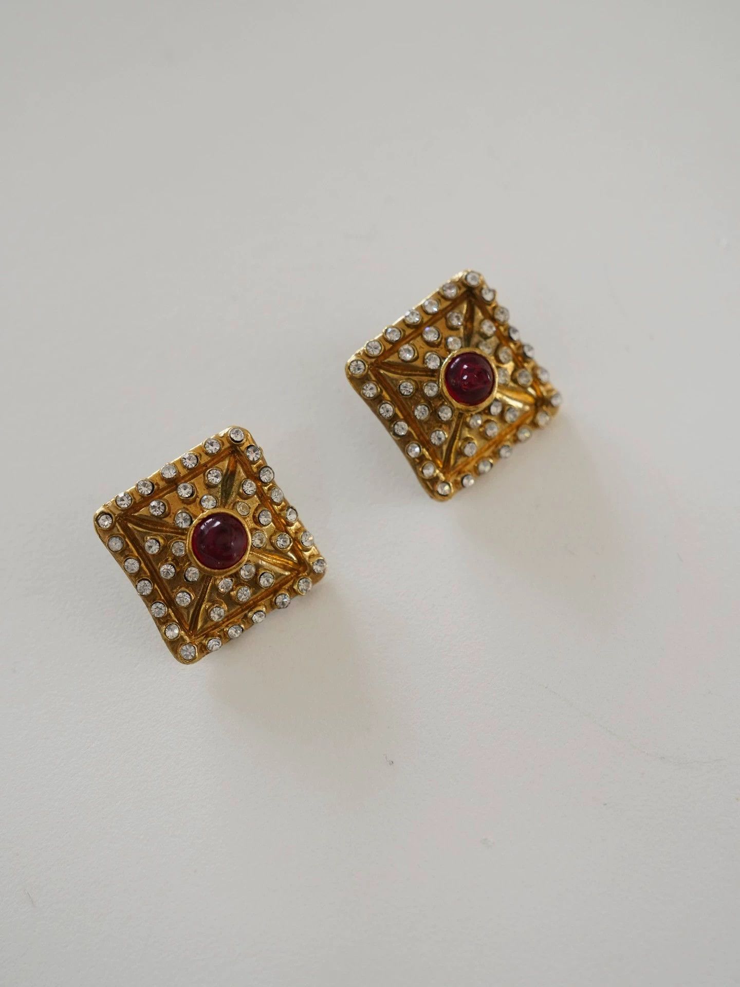 Chanel Chanel Bloody Red Crystal Square Pyramid Earclips Size ONE SIZE - 5 Thumbnail