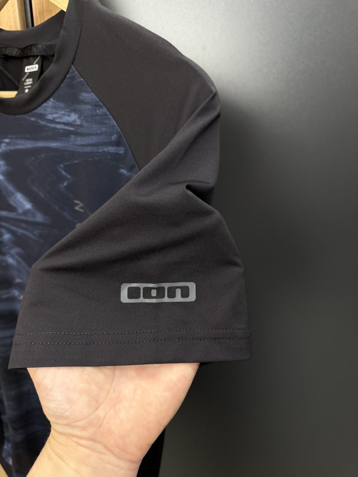 Other ION Traze AMP MTB Jersey Black Blue Short Sleeve Size M Size US M / EU 48-50 / 2 - 7 Thumbnail