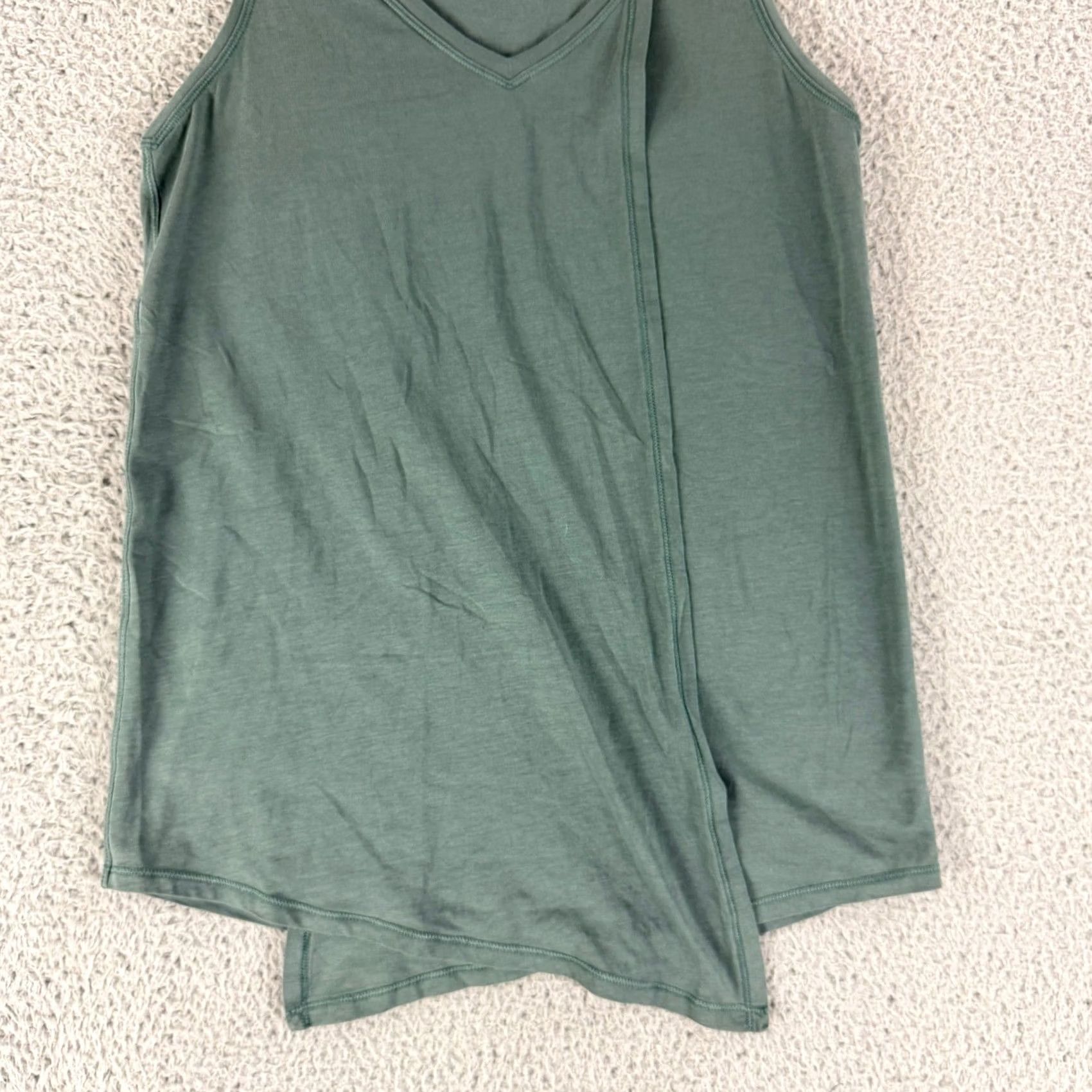 Lululemon Lululemon Womens Green V Neck Tank Top Split Hem Athletic Activewear Size 6 Size M / US 6-8 / IT 42-44 - 4 Thumbnail