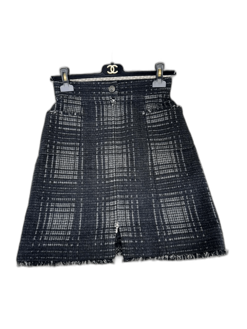 Chanel Chanel Plaid Skirt Size 34 Authentic -2505 Size 33" - 1 Thumbnail