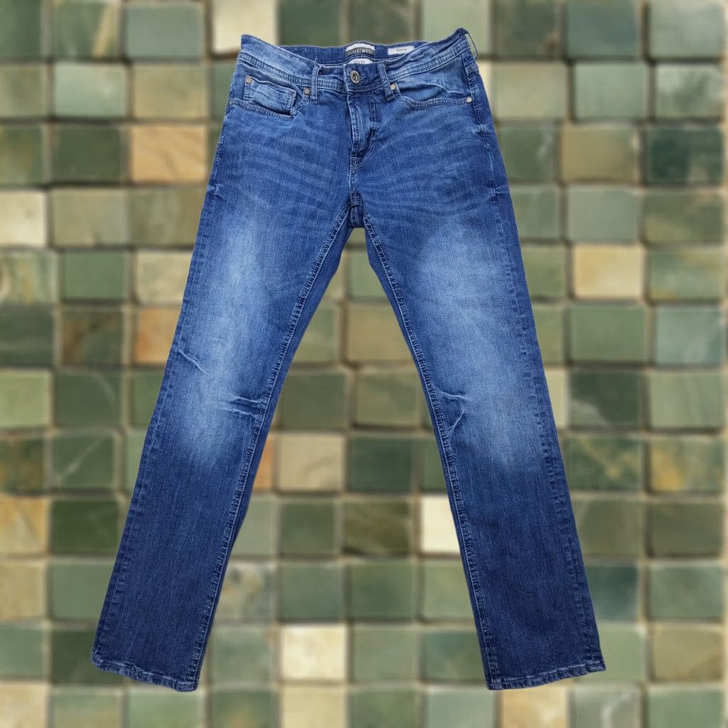 Vintage Dark Wash Jeans Men Slim Straight Denim 30x32 Blue Size 30 Buckle Size US 30 / EU 46 - 1 Thumbnail