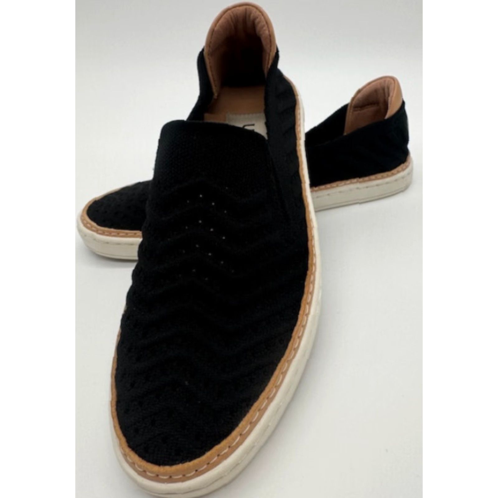 Ugg UGG Sammy Knit Chevron Sneakers Women's 5.5 Black Knit Chevron Flat Slip On Casual Shoes Size US 4 / IT 34 - 2 Thumbnail