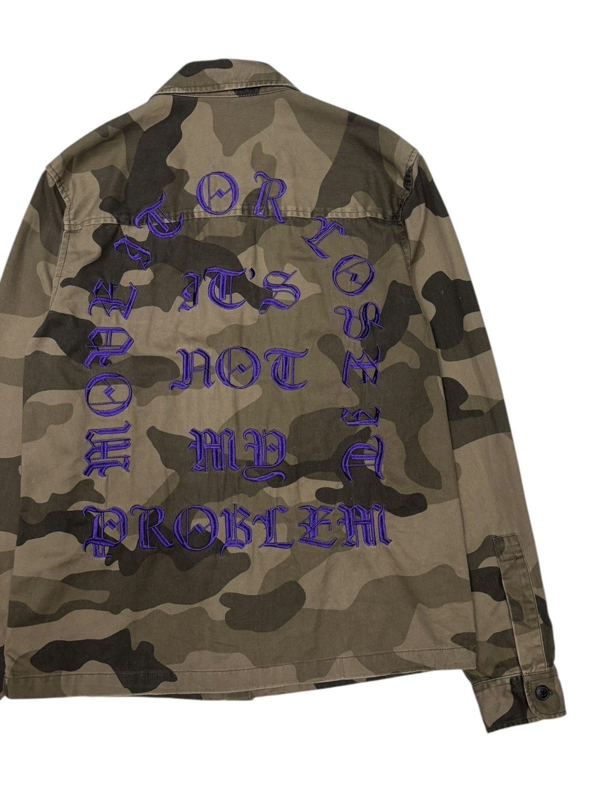 Divided × H&M VINTAGE CAMO PATTERN GOTHIC TEXT UTILITY JACKET CHROME STYLE Size US S / EU 44-46 / 1 - 7 Thumbnail
