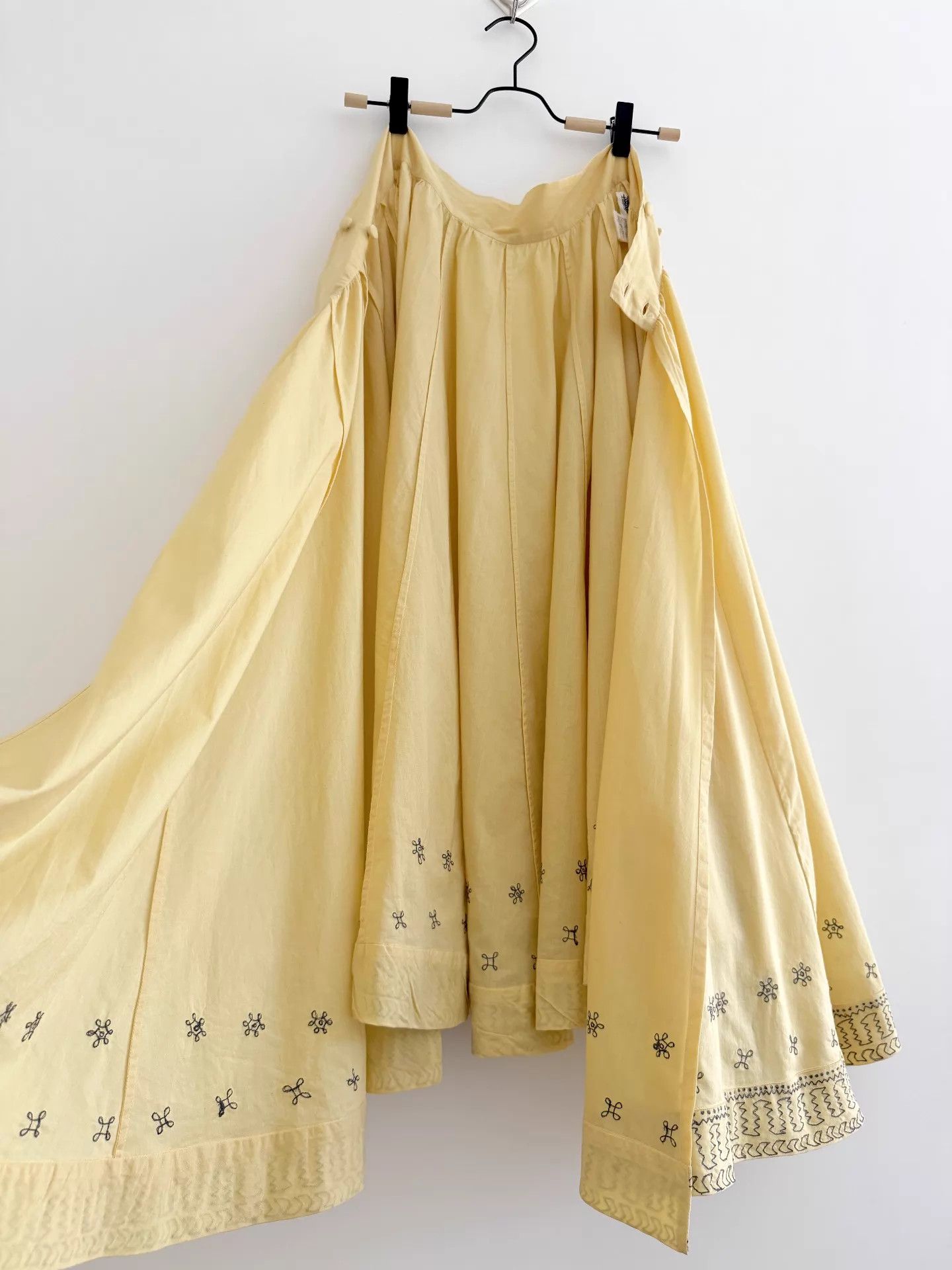 Issey Miyake ISSEY MIYAKE Haat Embroidered Cotton Skirt Size 26" / US 2 / IT 38 - 7 Thumbnail