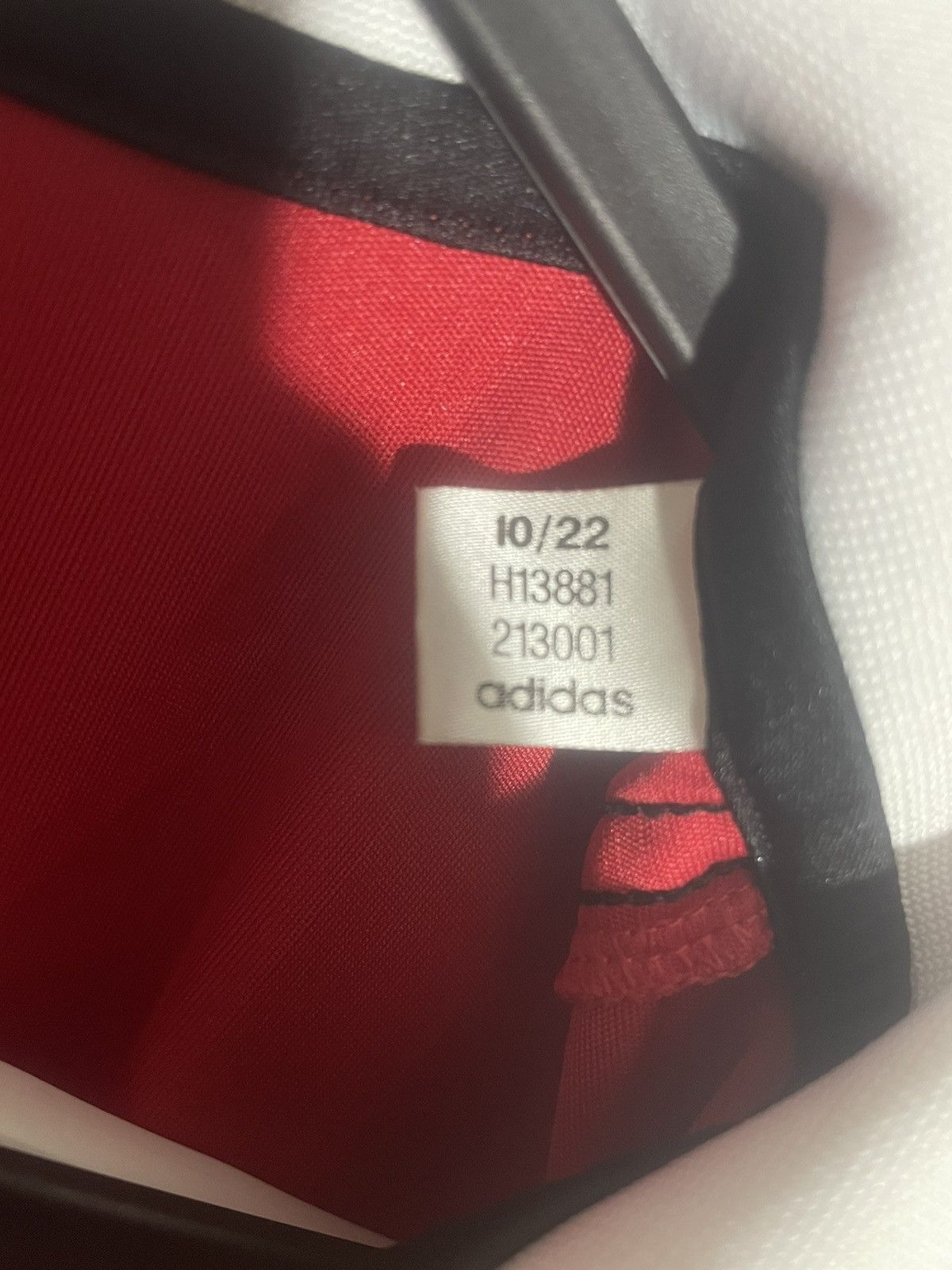 Adidas OFFICIAL ADIDAS MANCHESTER UNITED 22/23 HOME JERSEY Size US L / EU 52-54 / 3 - 7 Thumbnail