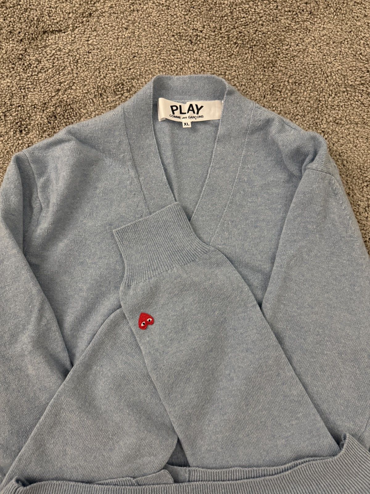 Comme des Garcons PLAY COMME DES GARÇONS PLAY CARDIGANS XL Size US XL / EU 56 / 4 - 1 Thumbnail