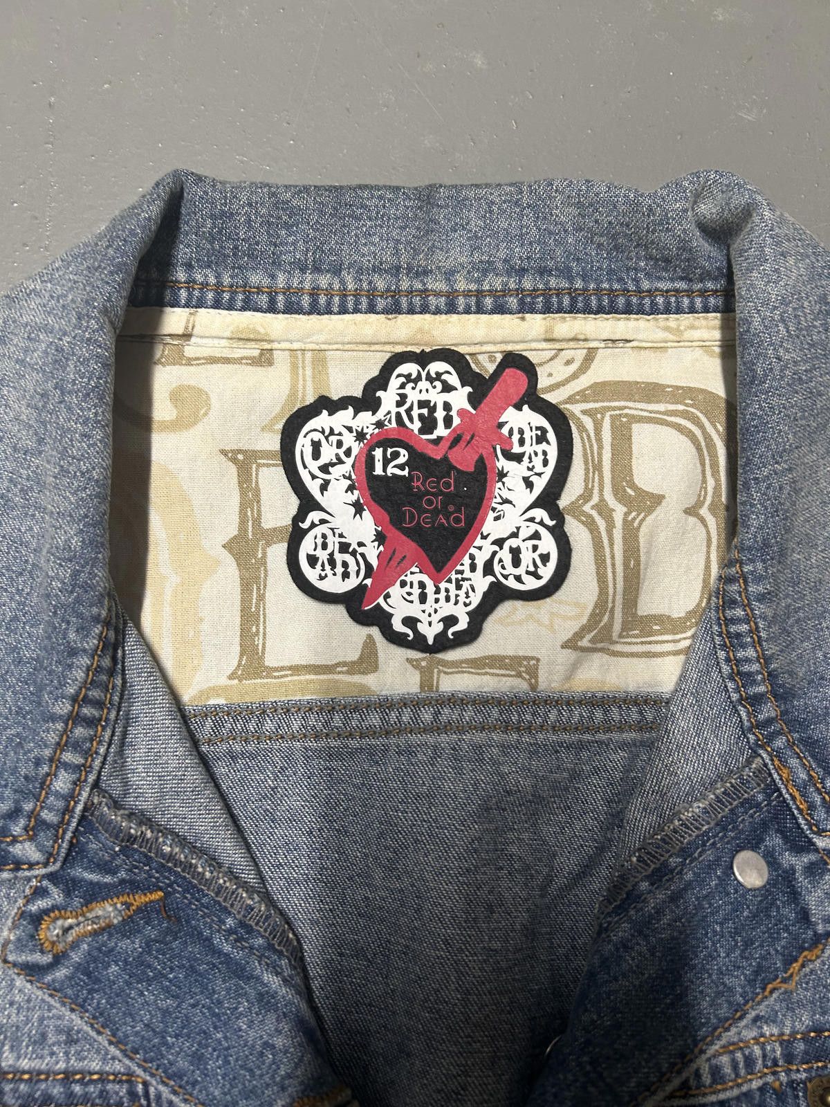 Designer Retro Denim Jacket with Unique Patches - Red Dead Collection Size M / US 6-8 / IT 42-44 - 3 Thumbnail