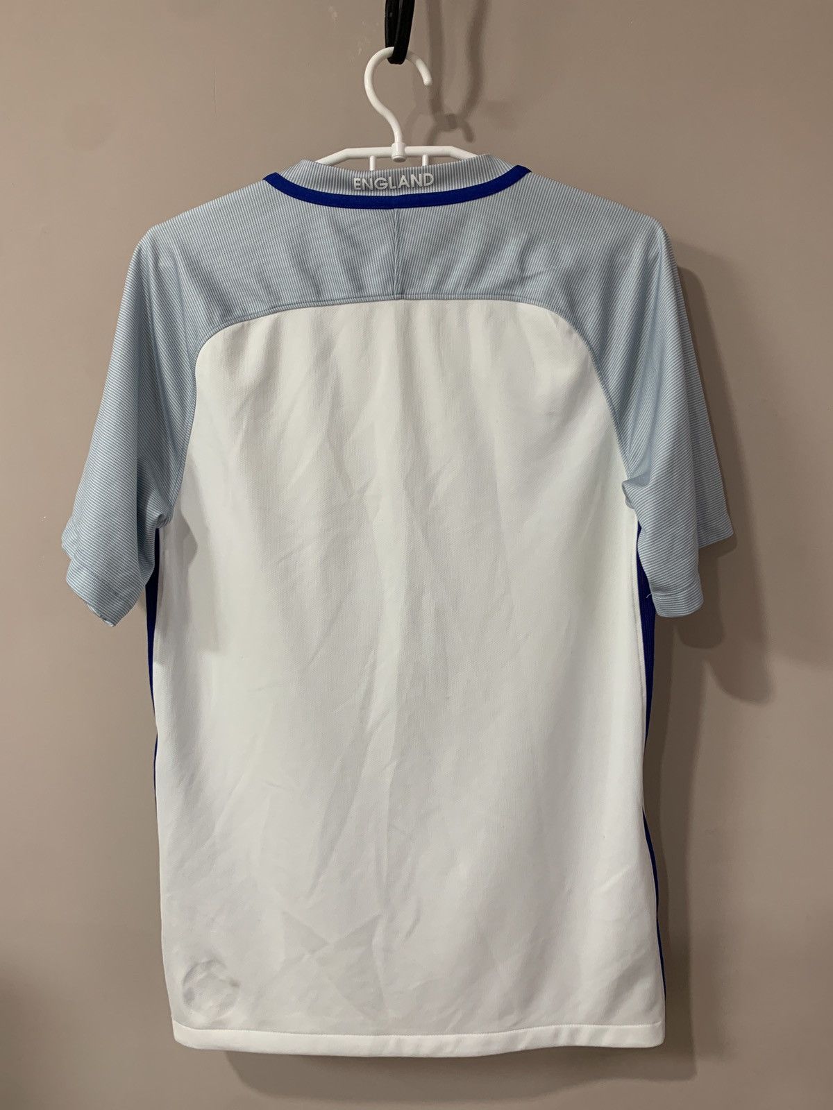 Nike England 2016 Home Football Shirt Nike Soocer Jersey Size S Size US S / EU 44-46 / 1 - 2 Thumbnail