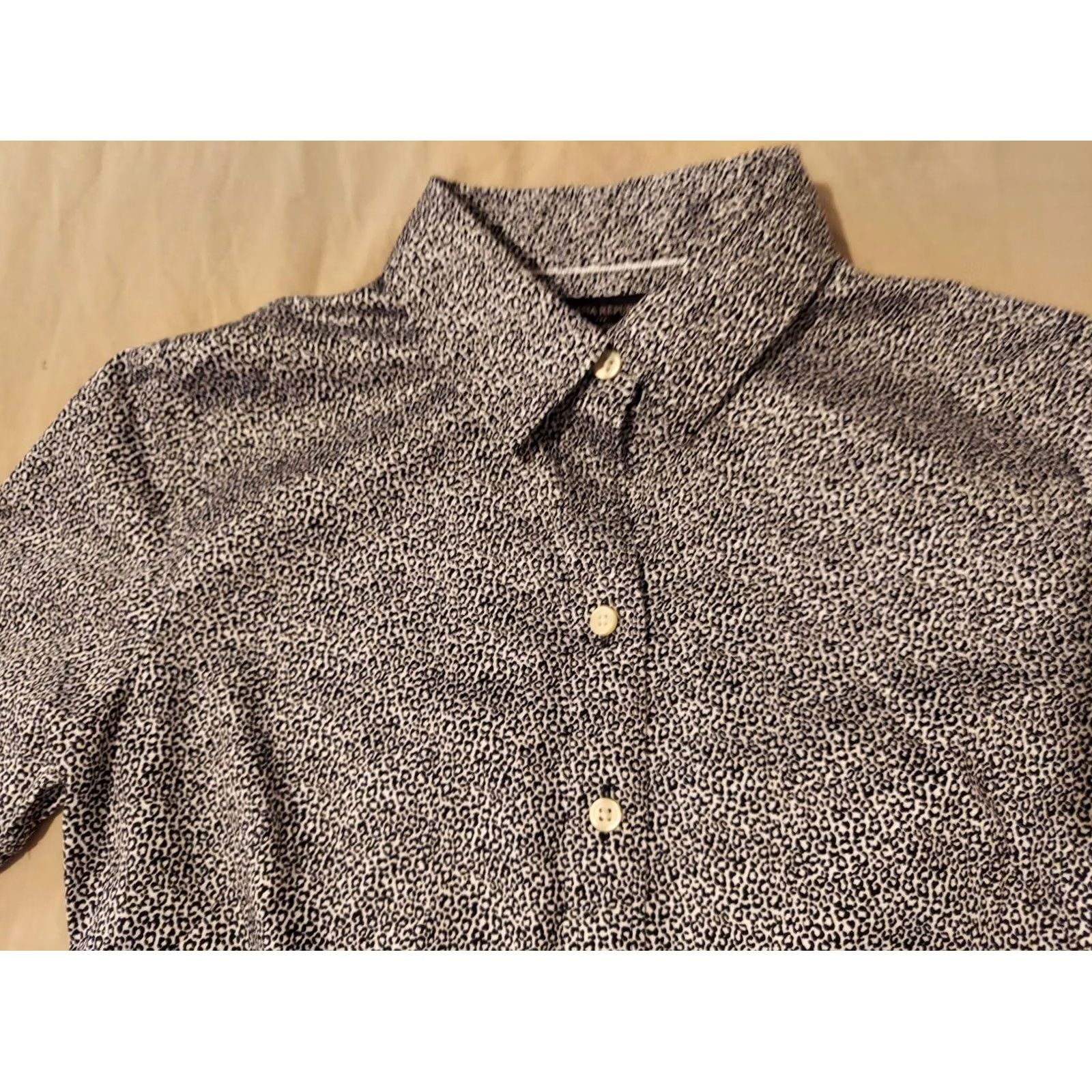 Banana Republic Banana Republic Womens Shirt Blouse Cotton Short Sleeve Gray 4 Size S / US 4 / IT 40 - 2 Thumbnail