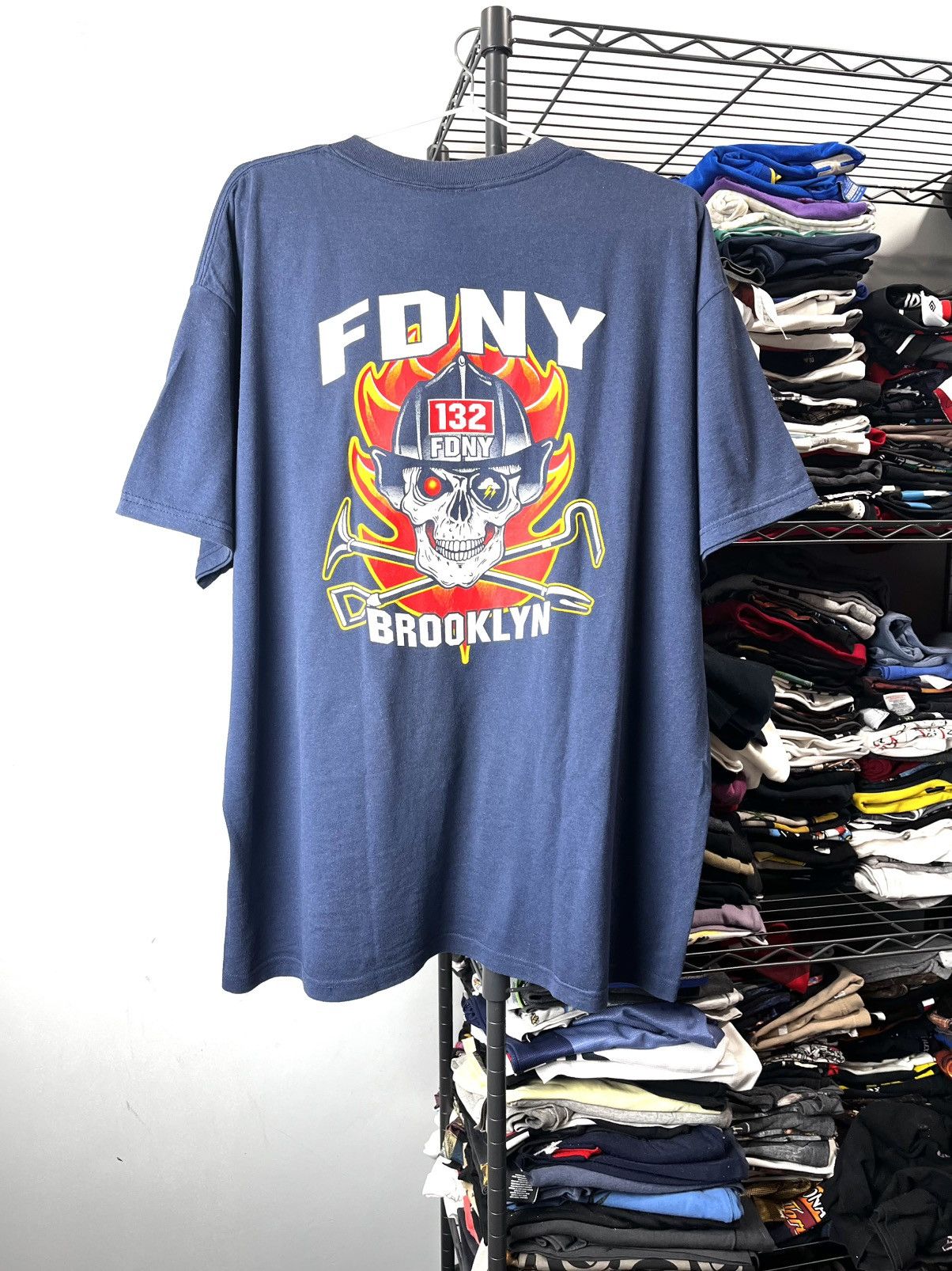 Vintage Vintage FDNY Brooklyn Firefighter Skull Graphic T Shirt Size US XL / EU 56 / 4 - 1 Thumbnail