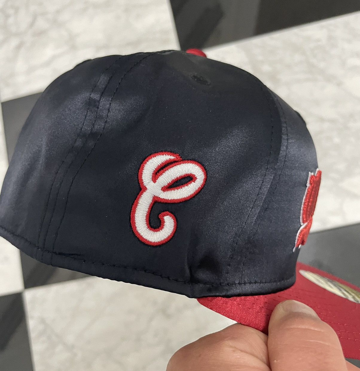 New Era 🔥 Exclusive white Sox all satin fitted 7 1/8 Size ONE SIZE - 2 Thumbnail