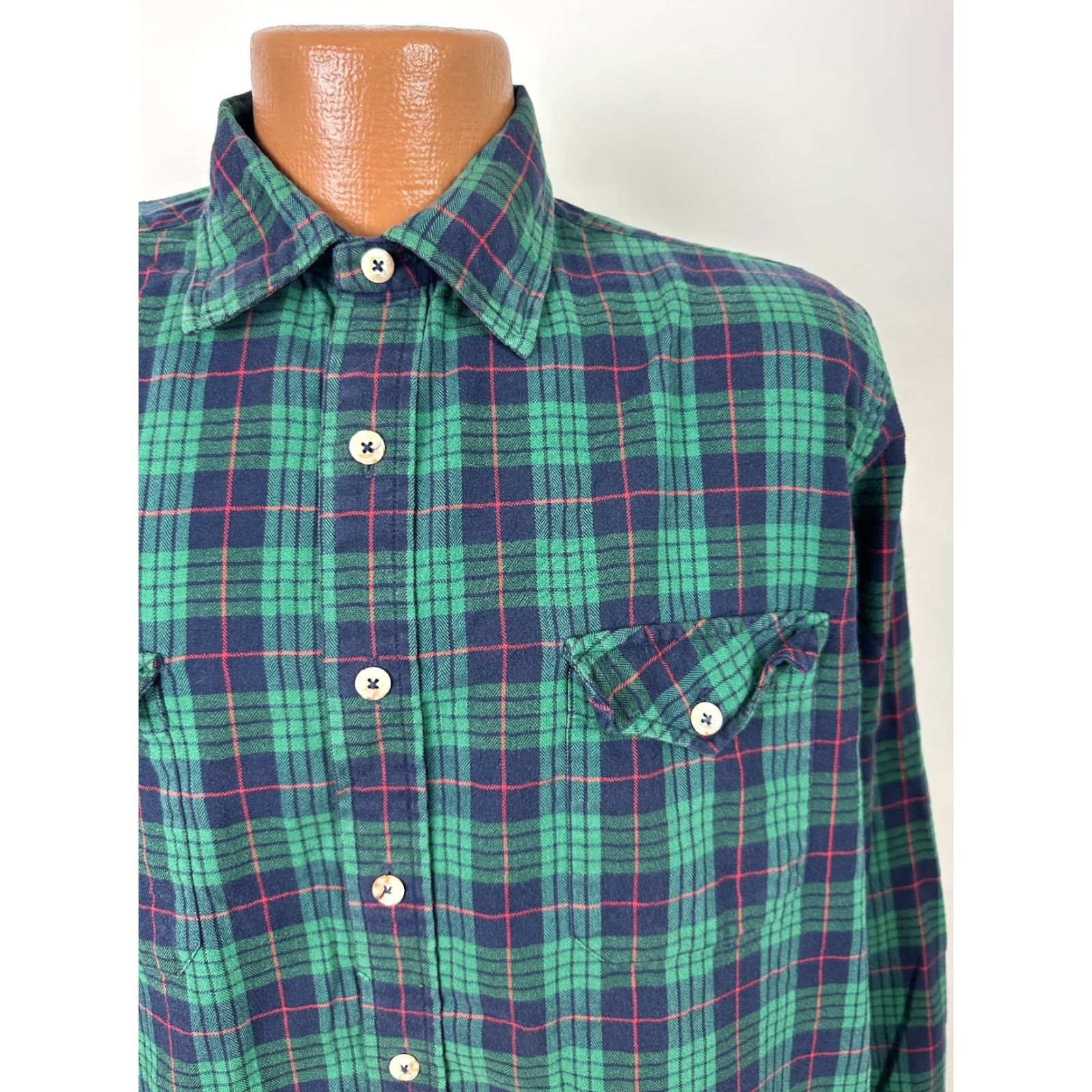 Vintage VINTAGE LL Bean Shirt Men L Plaid Button-Up Cotton Midweight Green 80s/90s Grunge Outdoor Workwear Mens Size US L / EU 52-54 / 3 - 2 Thumbnail