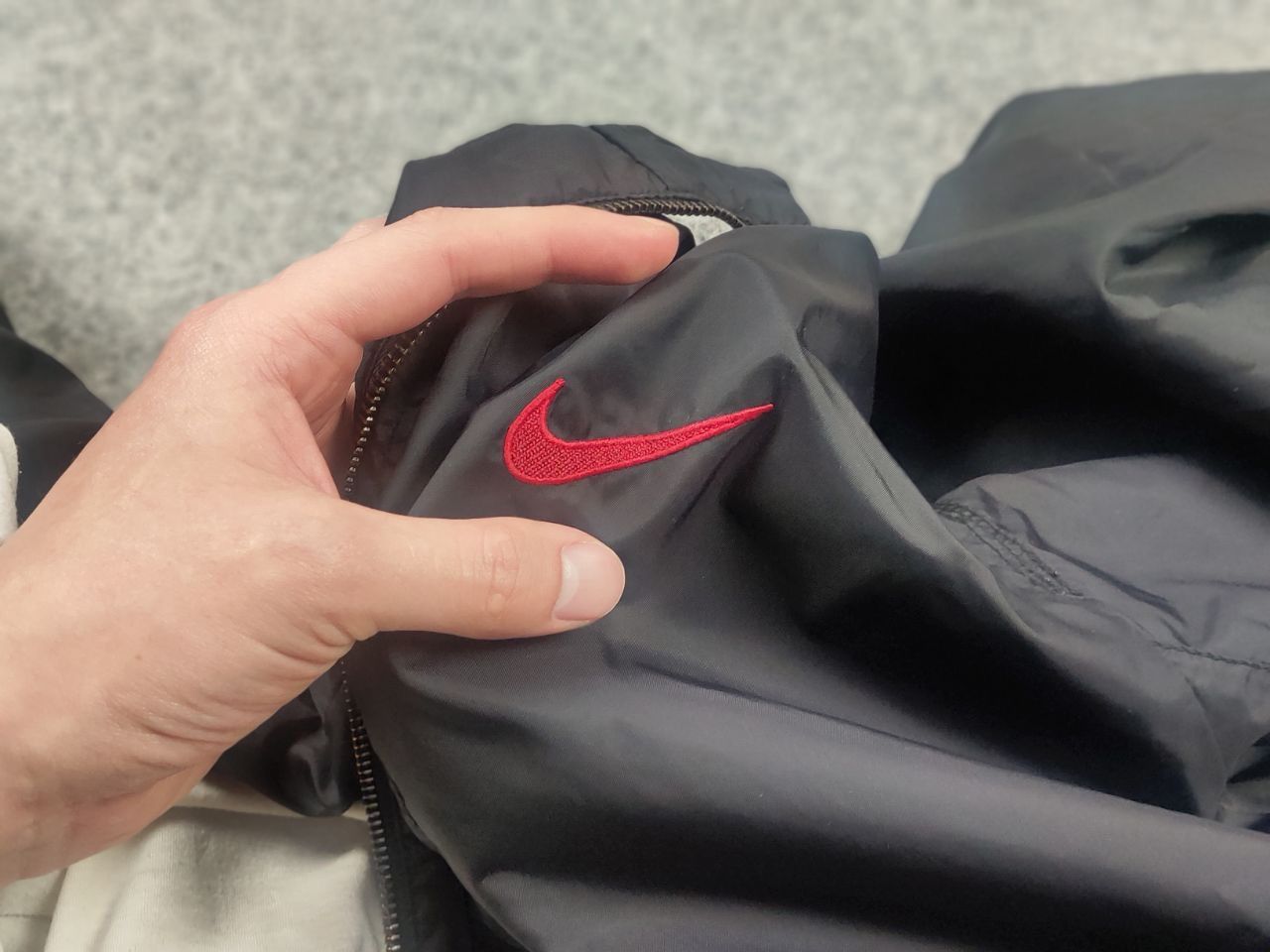 Nike Vintage 90's NIke Inc USa Track Top Zip Nylon Jacket Retro Size US L / EU 52-54 / 3 - 16 Thumbnail