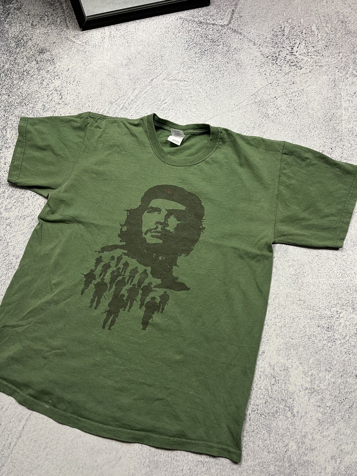 Other Vintage Y2k Enesto Cheguevara Cuba 67 Big Logo T Shirt Rare Size US L / EU 52-54 / 3 - 4 Thumbnail