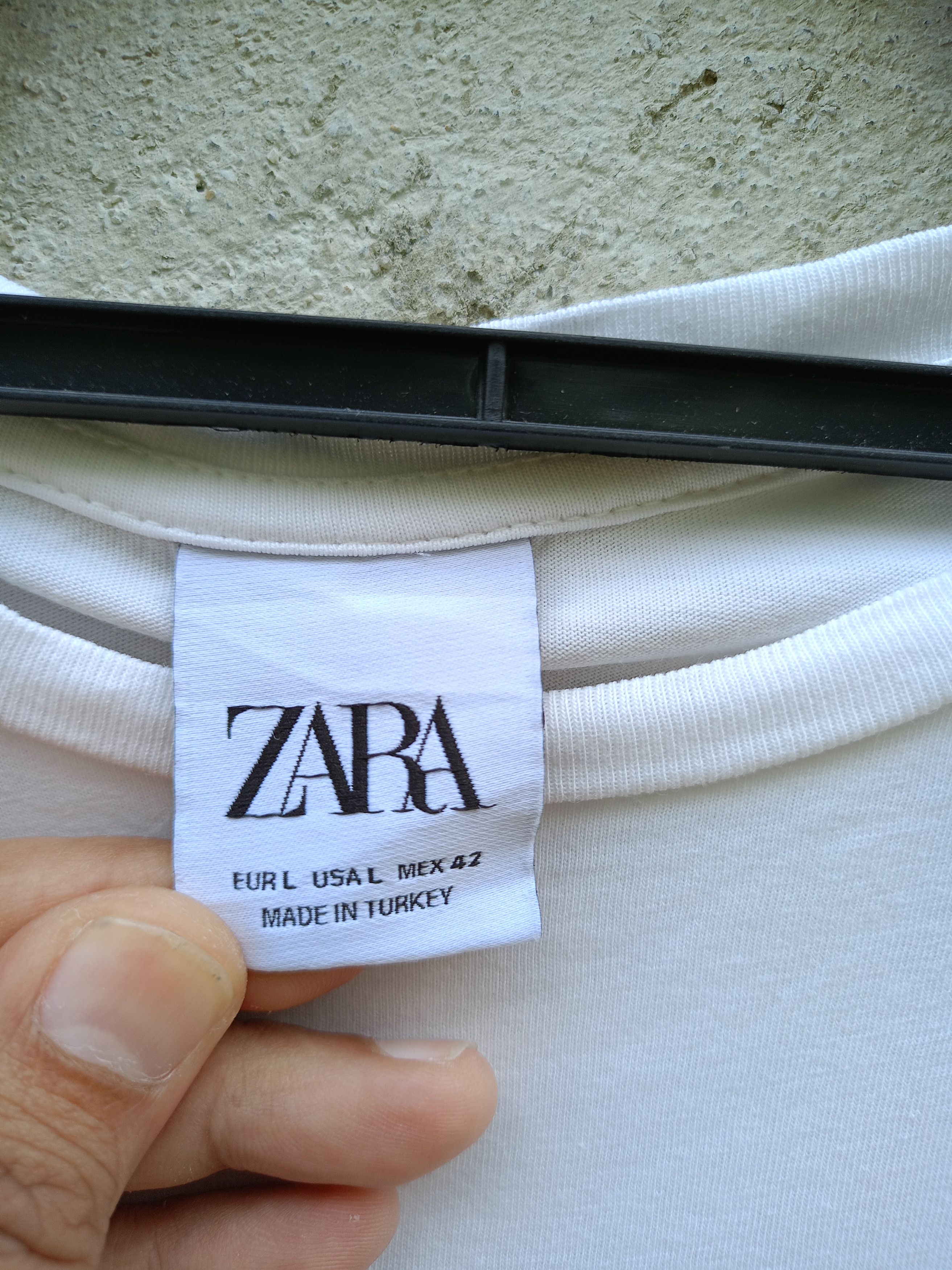 Zara Zara (you're about to happen) Size US L / EU 52-54 / 3 - 3 Thumbnail
