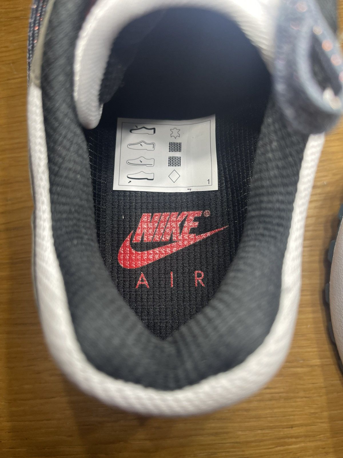 Nike Air Max 1 PRM bianca e dettagli ricamati Size US 7.5 / IT 37.5 - 8 Thumbnail