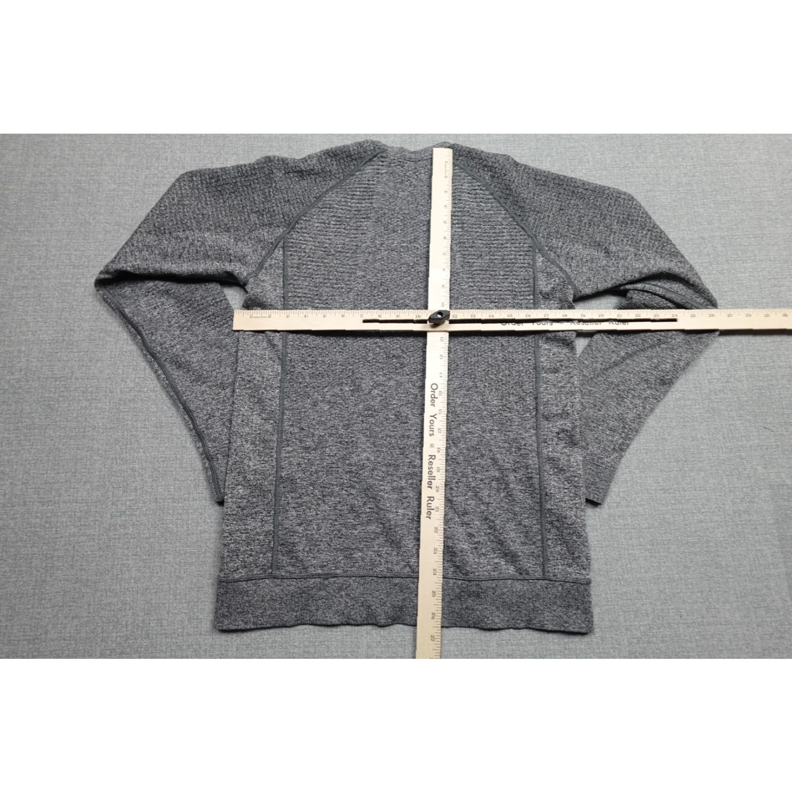 Lululemon Lululemon Mens Medium Gray Crewneck Knit Pullover Logo Shirt Size US M / EU 48-50 / 2 - 5 Thumbnail