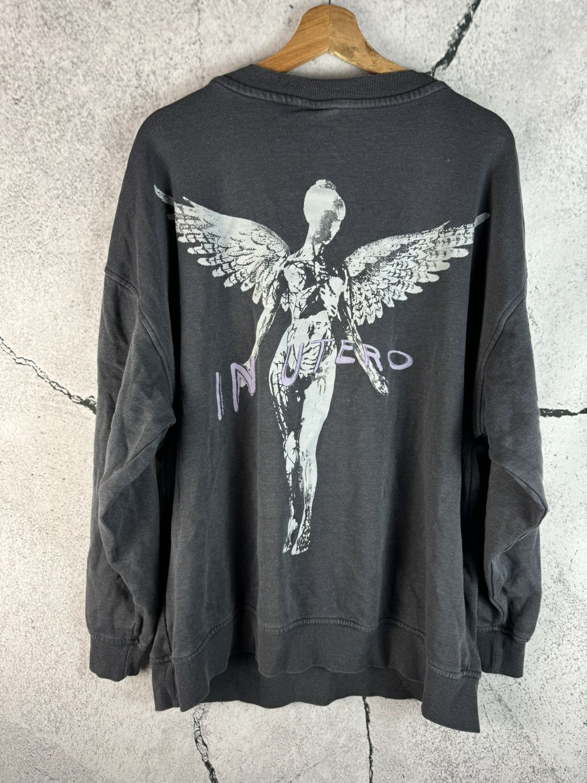 Band Tees VINTAGE Y2K NIRVANA BIG LOGO IN UTERO CREWNECK SWEAT Size US XL / EU 56 / 4 - 1 Thumbnail