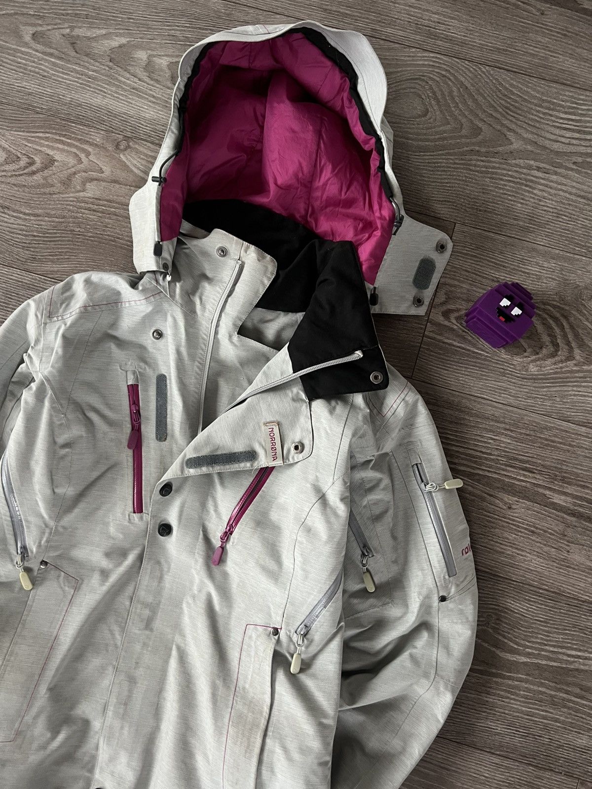 Norrona Norrona Gore-Tex Roldal Rare Gorpcore Insulated Pro Jacket Size S / US 4 / IT 40 - 6 Thumbnail