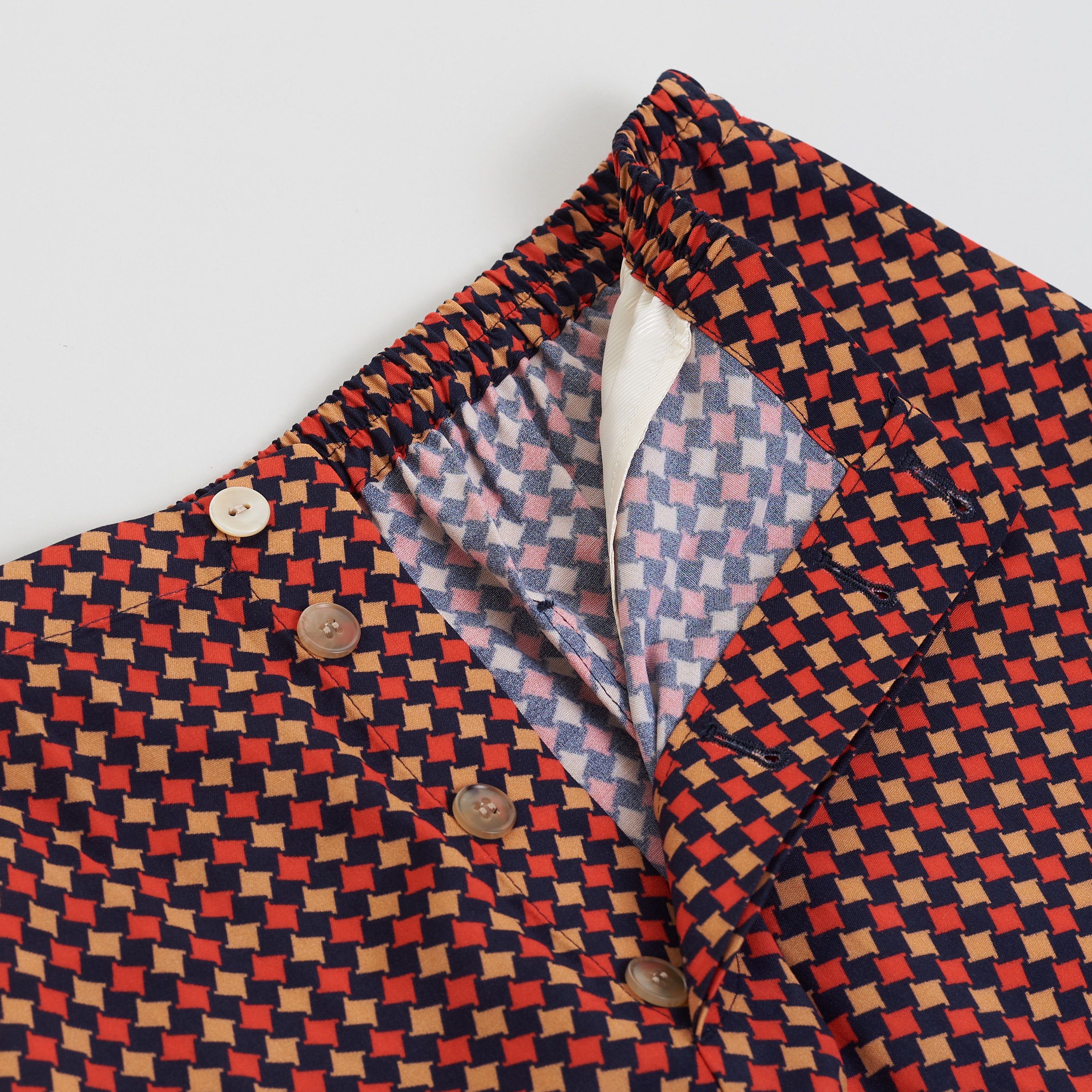 Gucci Geometric Houndstooth Print Shorts In Blue & Red Viscose Size US 32 / EU 48 - 11 Thumbnail