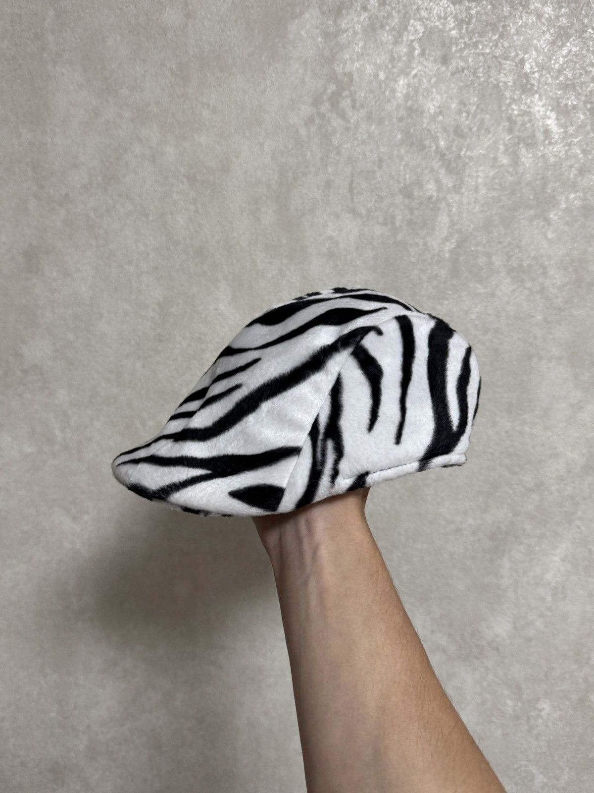 Kangol Vintage Kangol zebra black / white hat flat cap Size ONE SIZE - 2 Thumbnail