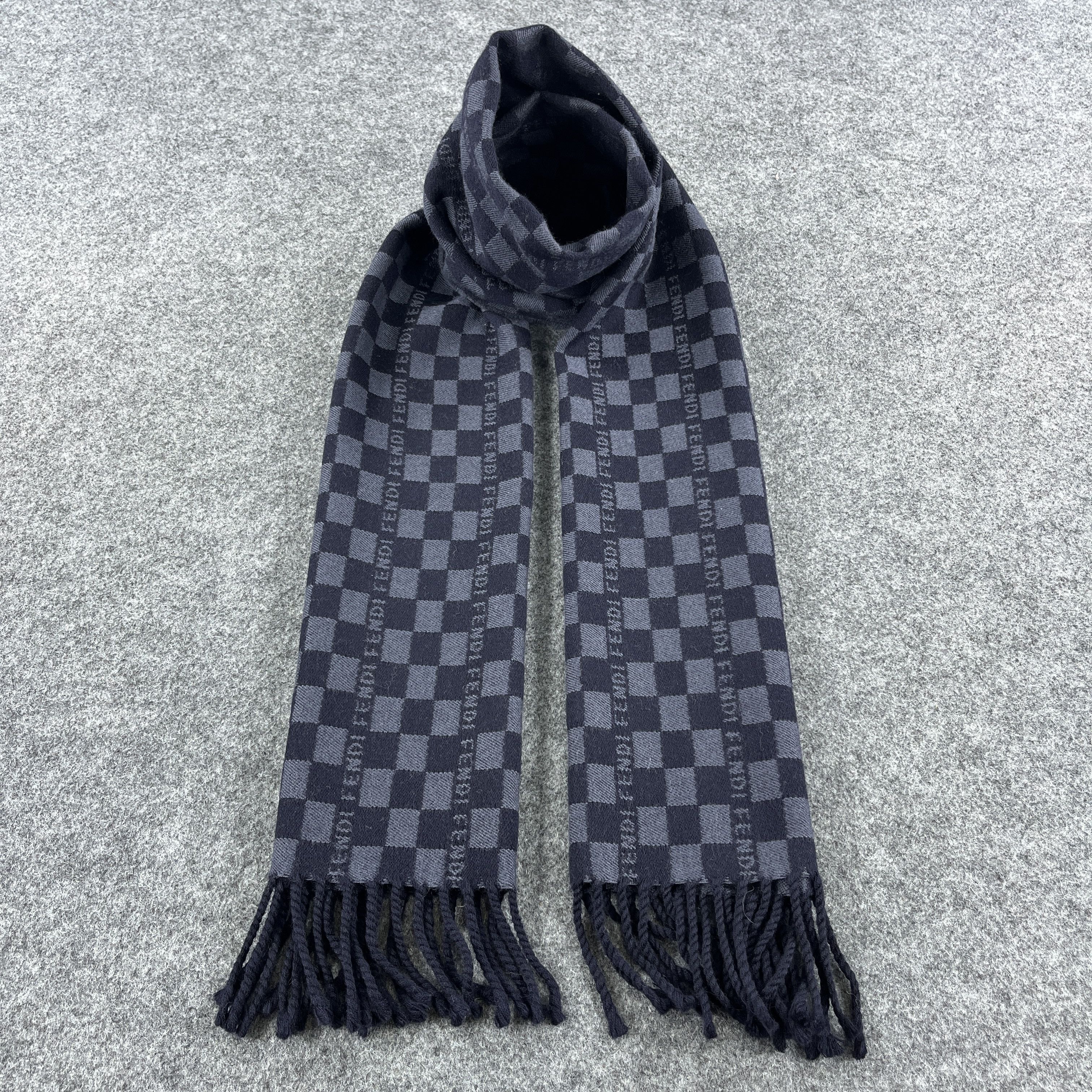 Fendi Fendi Scarf / Muffler / Neckwear T1293 Size ONE SIZE - 1 Thumbnail