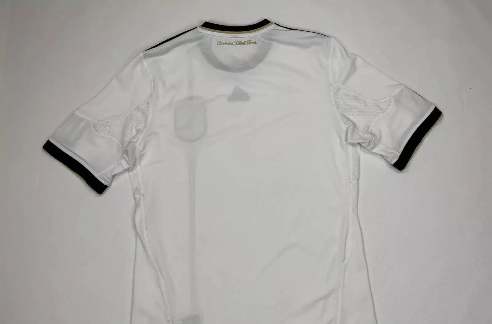 Adidas NATIONAL GERMANY 2010 2011 2012 HOME JERSEY SHIRT SOCCER Size US M / EU 48-50 / 2 - 8 Thumbnail
