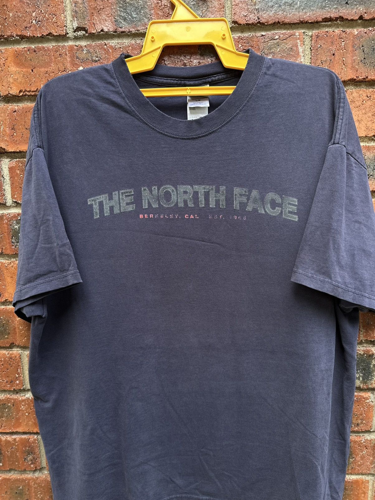 The North Face × Vintage Vintage The North Face 90s Faded Tee Size US L / EU 52-54 / 3 - 2 Thumbnail