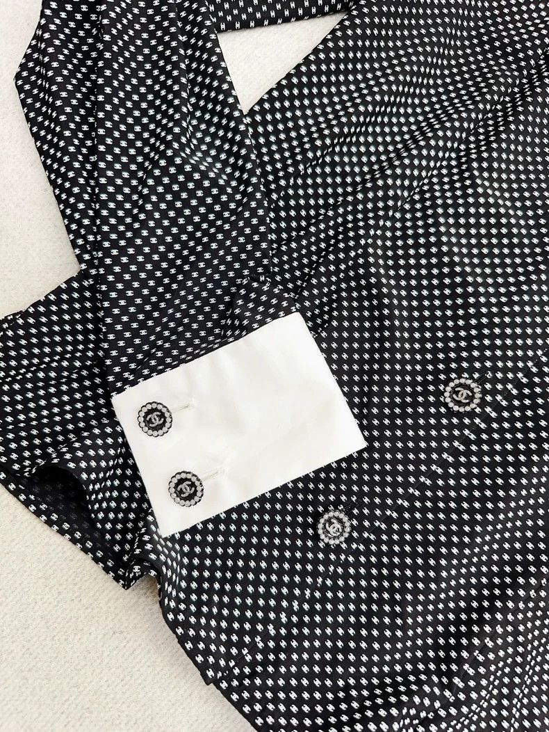 Chanel Chanel 24B black full print small logo silk shirt Size XS / US 0-2 / IT 36-38 - 4 Thumbnail