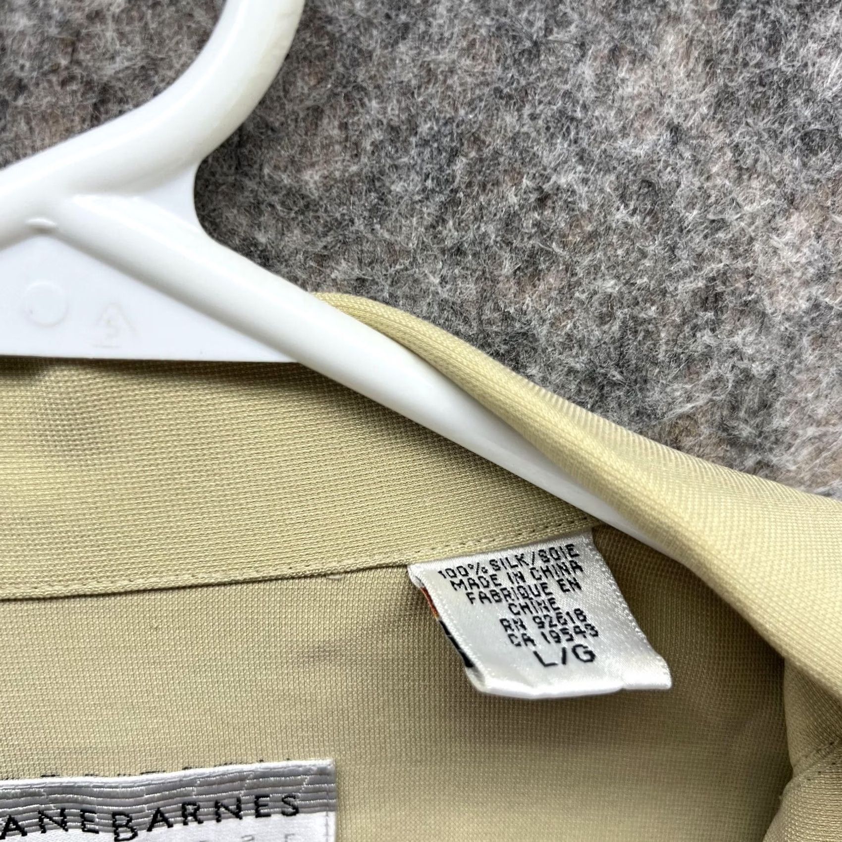 Vintage VINTAGE Jhane Barnes Shirt Men L Khaki Casual Tan Beige Button Down Preppy Silk Size US L / EU 52-54 / 3 - 6 Thumbnail