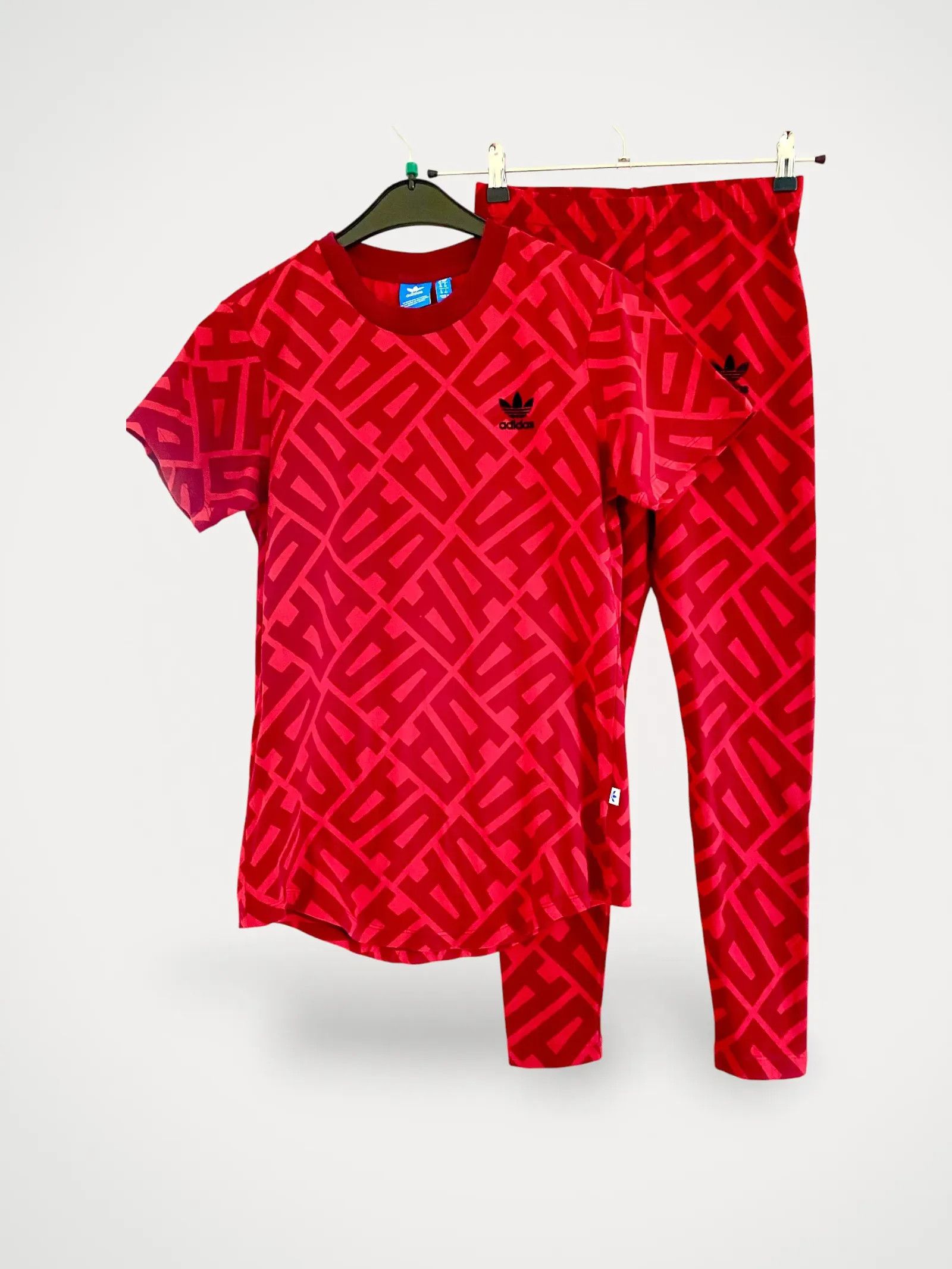 Adidas Adidas All Over Print tränings t shirt+tights Dress Size XS / US 0-2 / IT 36-38 - 1 Thumbnail