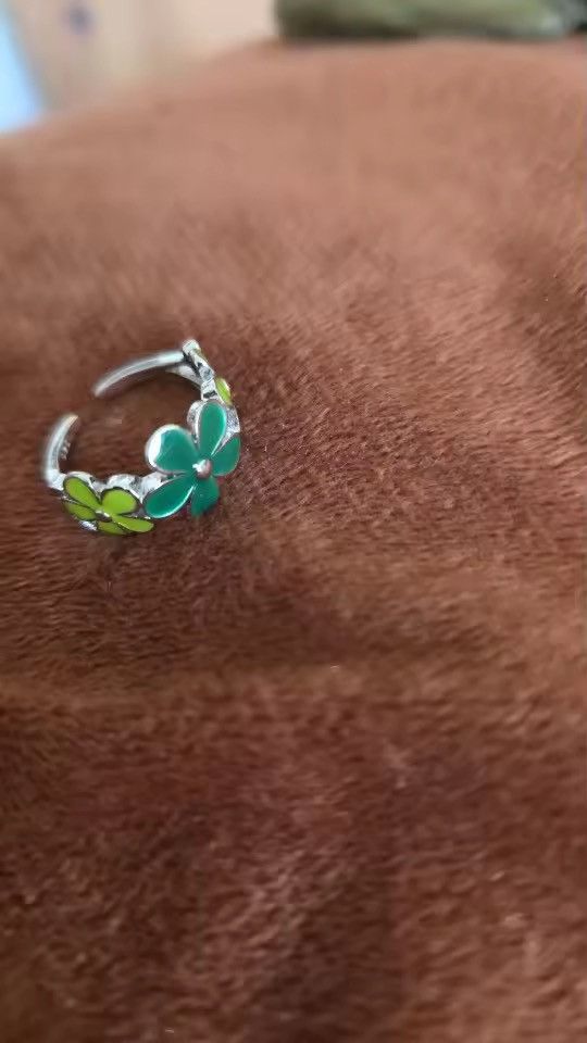 Jewelry Green Leaf Flowers Adjustable Ring Size ONE SIZE - 6 Thumbnail
