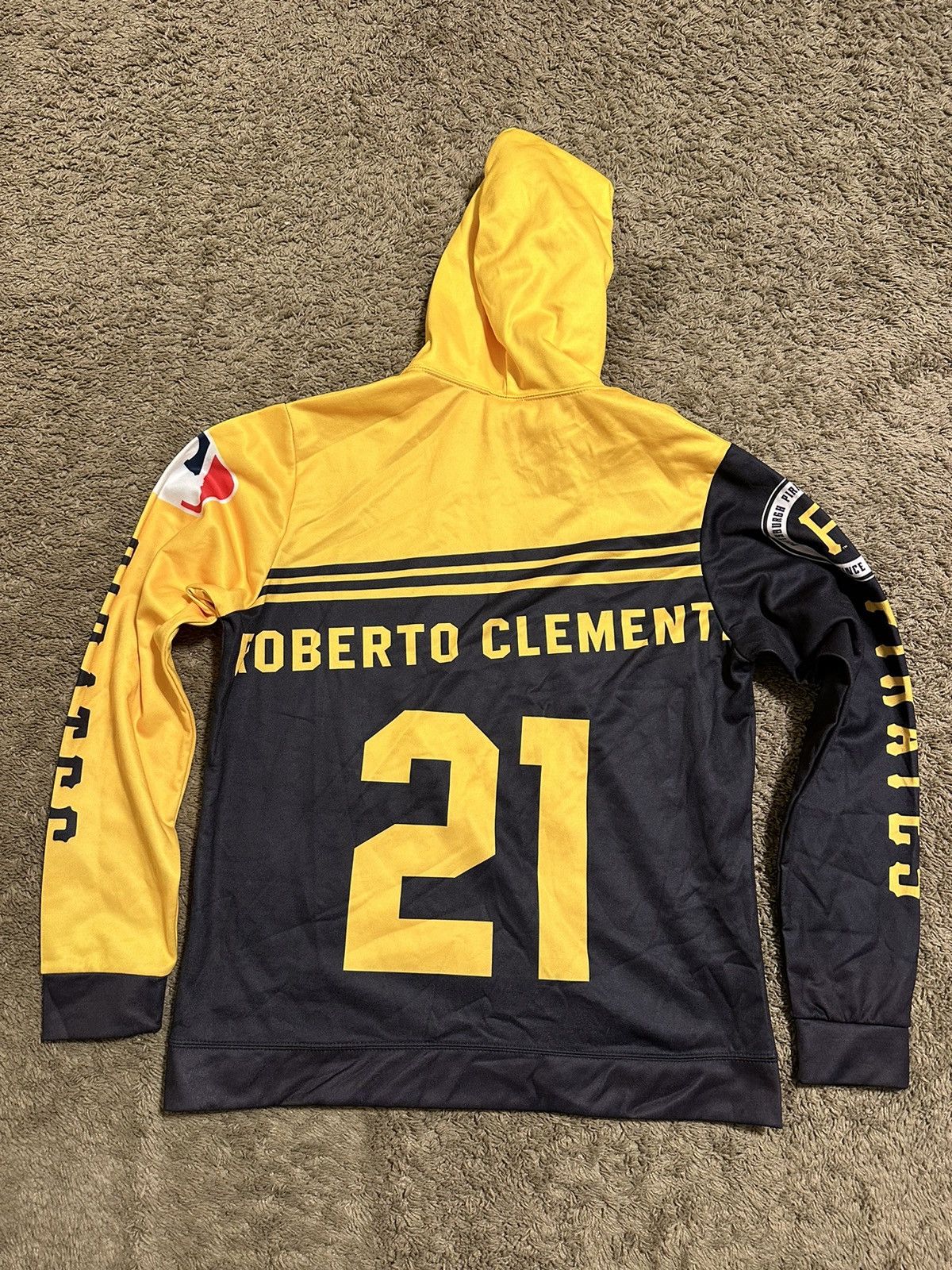Nike × Vintage Vintage MLB Pirates “Clemente” Hoodie 00s size medium Size US M / EU 48-50 / 2 - 8 Thumbnail