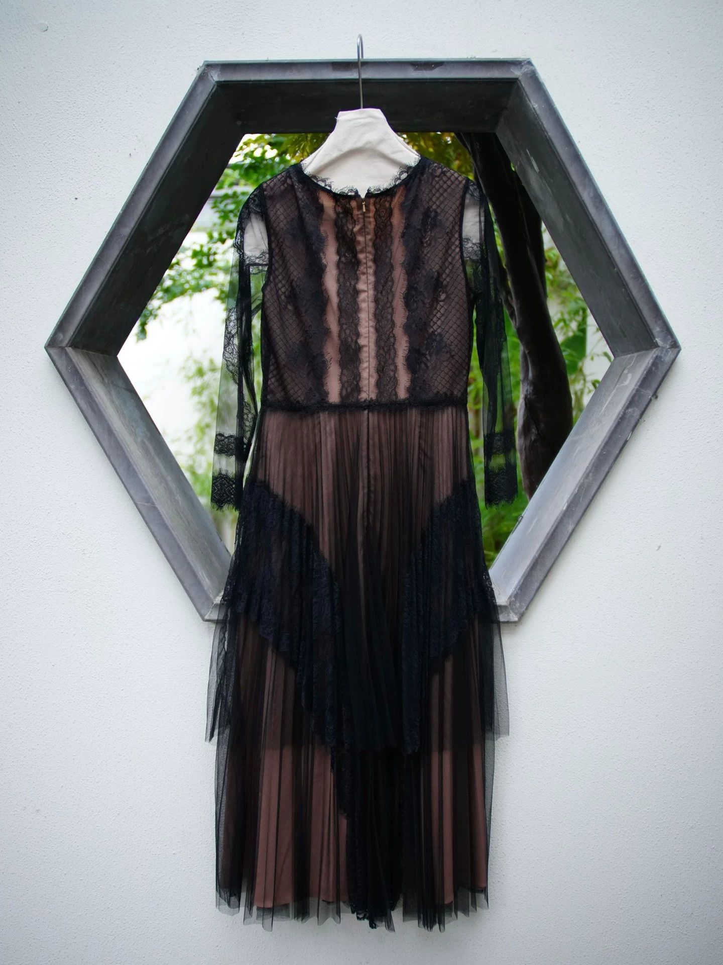 Marchesa Marchesa Notte Black Lace Light Evening Dress US 6 Women's Size M / US 6-8 / IT 42-44 - 9 Thumbnail