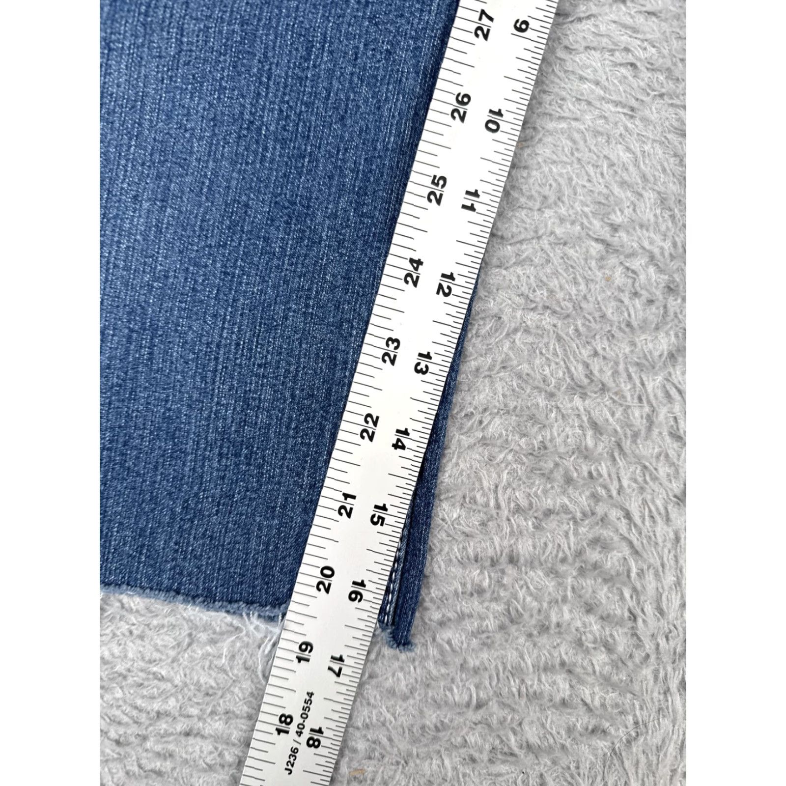 Faded Glory Faded Glory Jeans Cropped Medium Blue 28x17 Regular 14 Juniors Womens 90s Embroidered Studded 5-Pocket Denim Stretch Mid Rise Vintage: No Green? Size 36" / US 14 / IT 50 - 7 Thumbnail