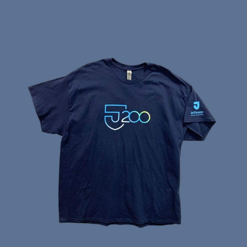 Gildan VINTAGE Thomas Jefferson University J200 New Short Sleeve Tshirt 2XL Gildan Blue Men Tshirt 100% cotton 2XL Mens Shirt Size US XXL / EU 58 / 5 - 1 Thumbnail