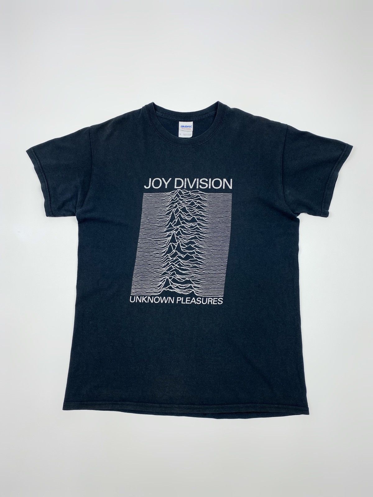 Band Tees Y2K Vintage Joy Division Unknown Pleasures Album Graphic Tee Size US M / EU 48-50 / 2 - 1 Thumbnail