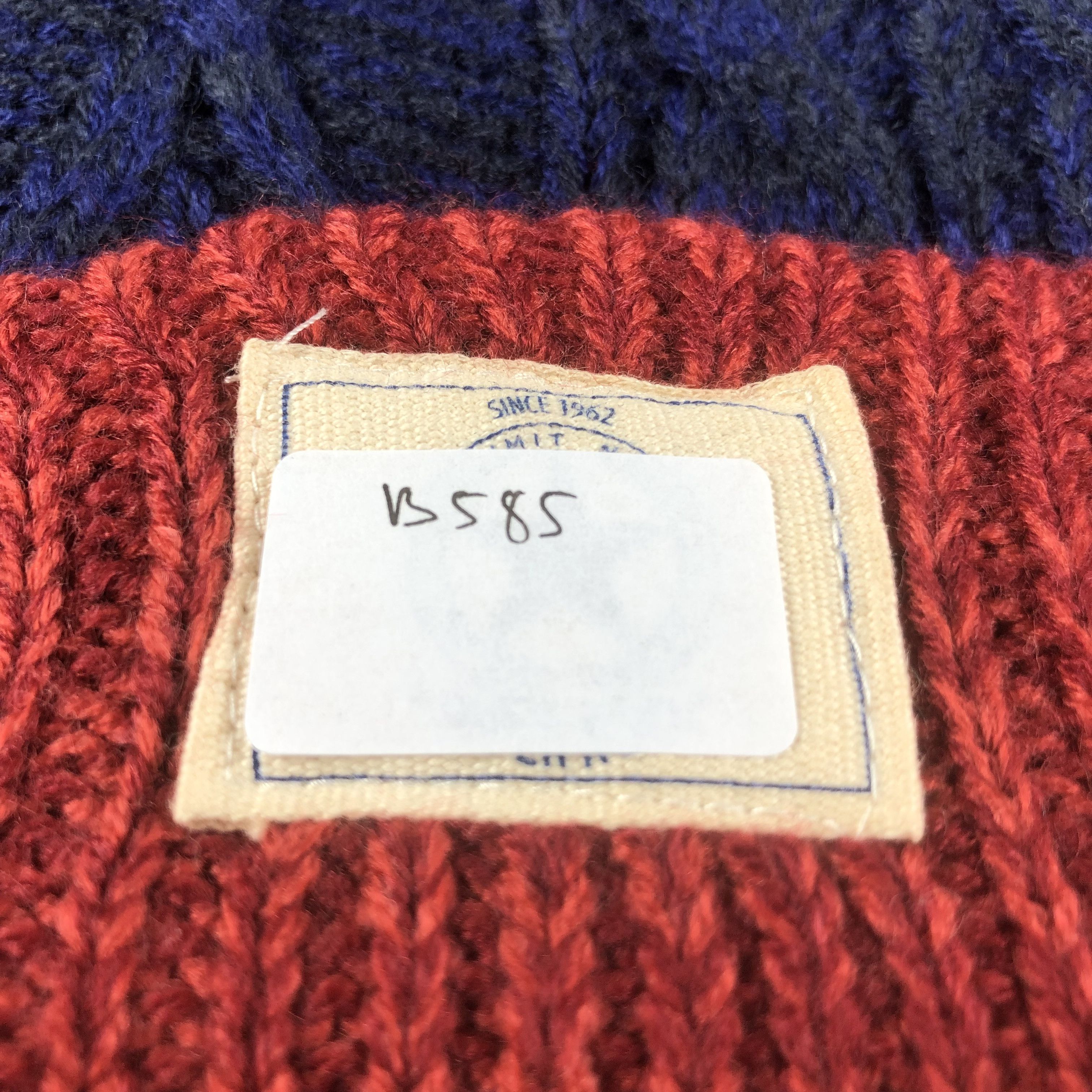 Vintage Super Nova Cable Knit Bobble Beanie Snowcap Snow Hat B585 Size ONE SIZE - 7 Thumbnail