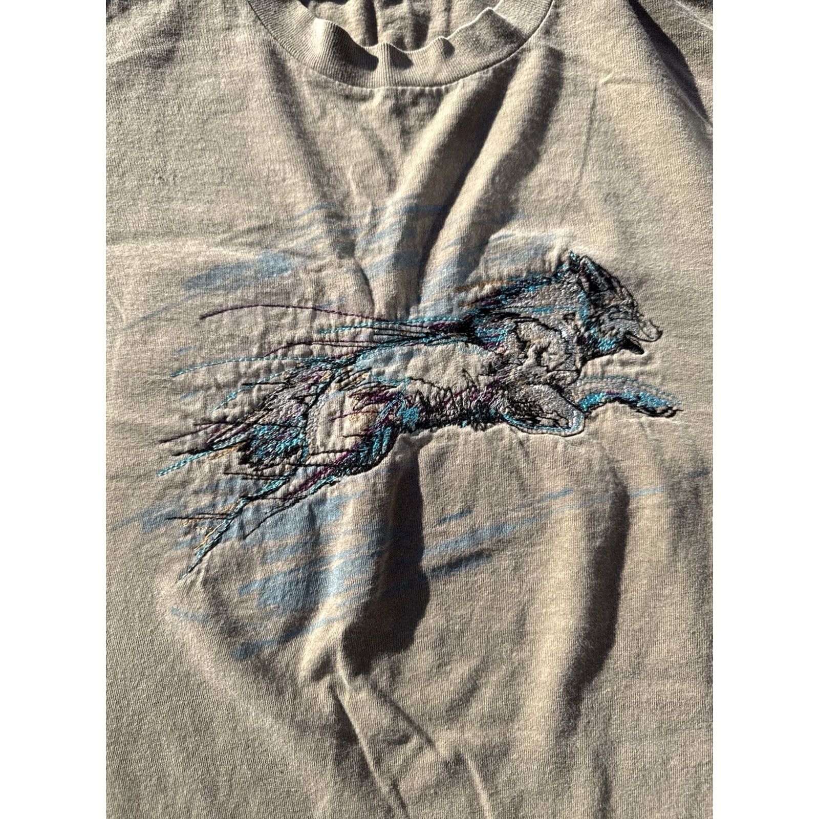 Vintage VINTAGE 90s Wolf Embroidered T Shirt Oneita Single Stitch USA Made XL Brown Size US XL / EU 56 / 4 - 2 Thumbnail